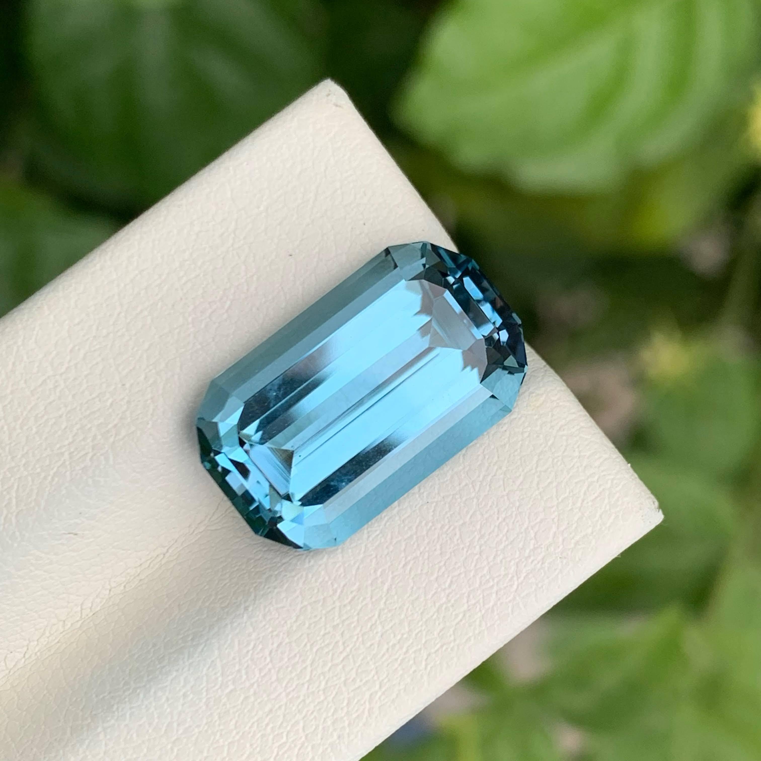 da uomo o donna 14,10 carati di Topazio Blu di Londra Pietra africana tagliata con precisione e personalizzata in vendita