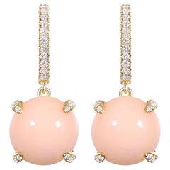 14.10Ct Coral and Diamond Drop Earring in 18K Yellow Gold (Boucles d'oreilles pendantes en corail et diamant en or jaune 18K)