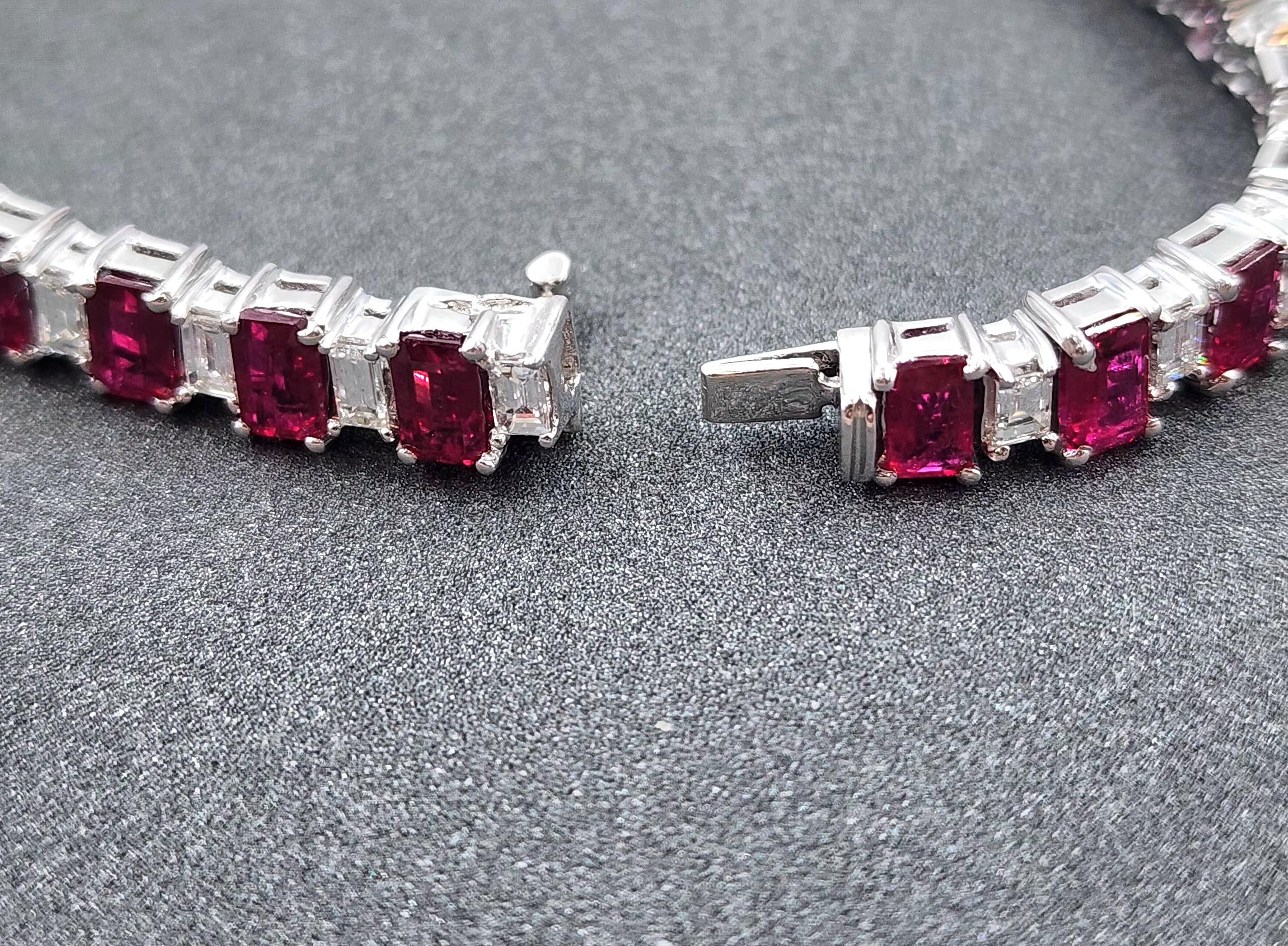 Moderne Bracelet de 14,11 ct de rubis naturel de Birmanie et de diamants en vente