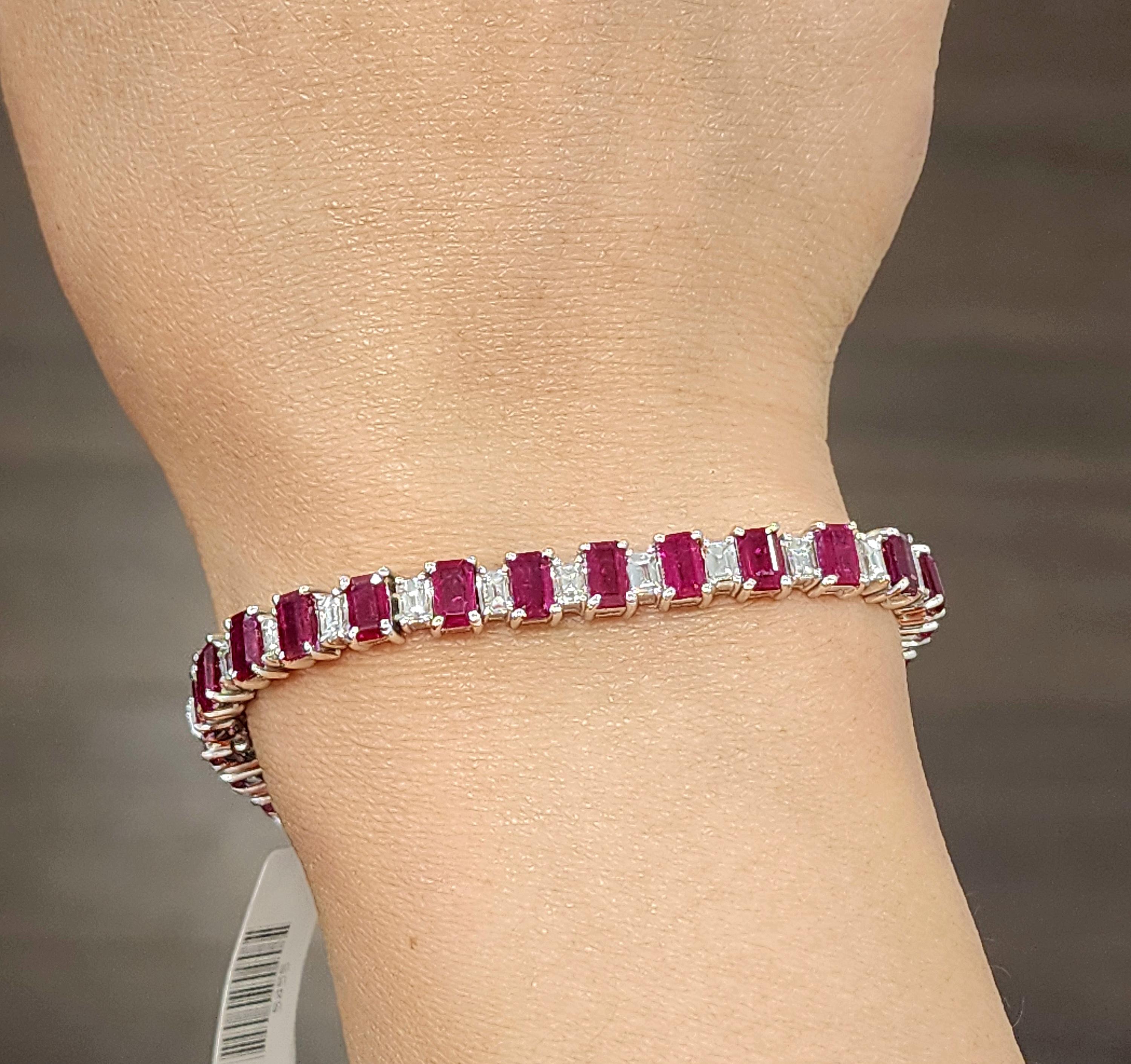 Moderne Bracelet de 14,11 ct de rubis naturel de Birmanie et de diamants en vente