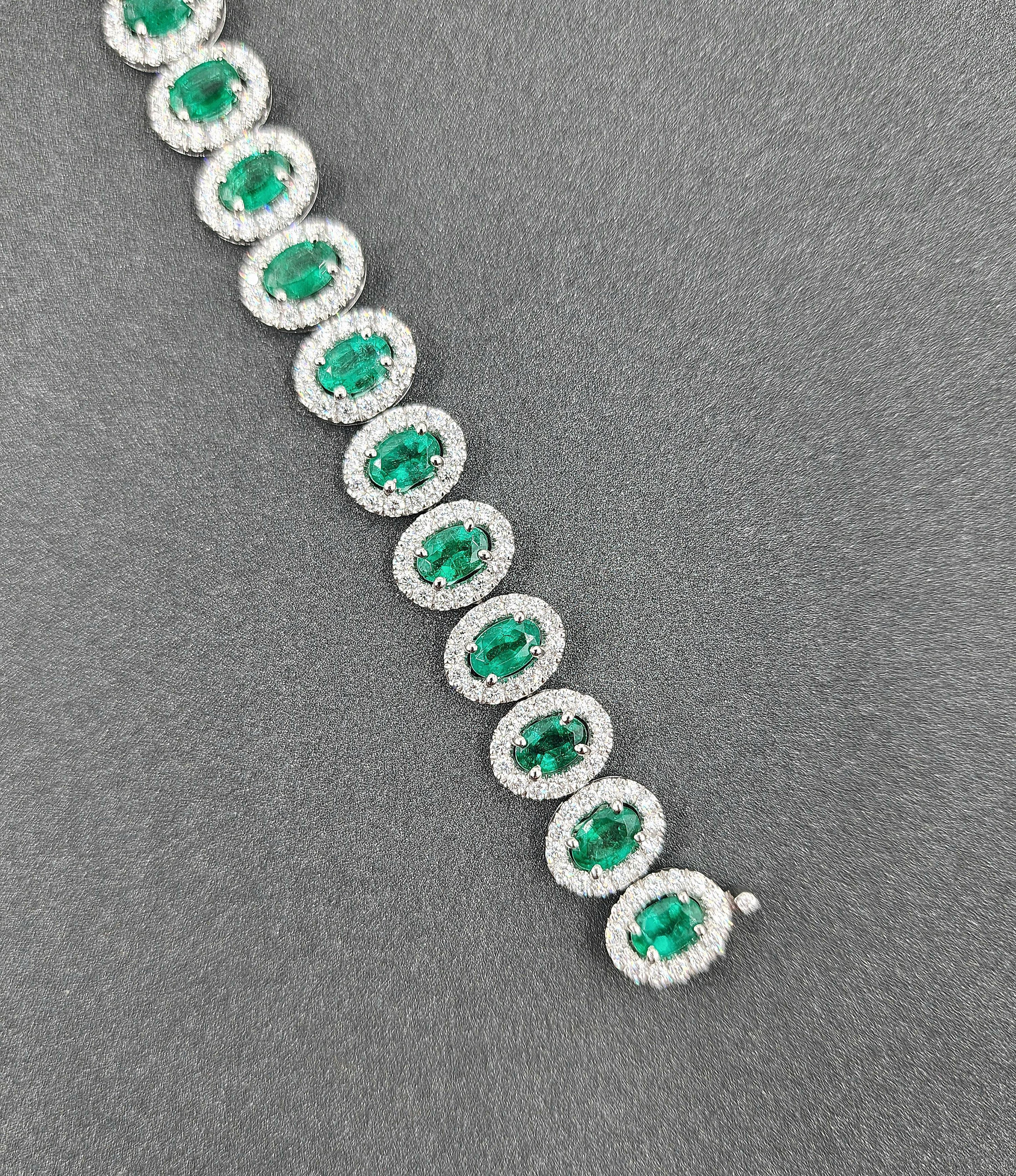 14.11 ct Natural Emerald & Diamond Bracelet In New Condition For Sale In Chicago, IL