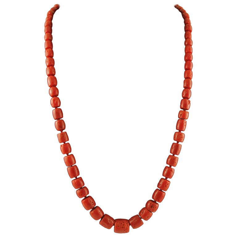 141.1 g Big Red Coral Long/MultiStrand Retrò Necklace For Sale at 1stDibs