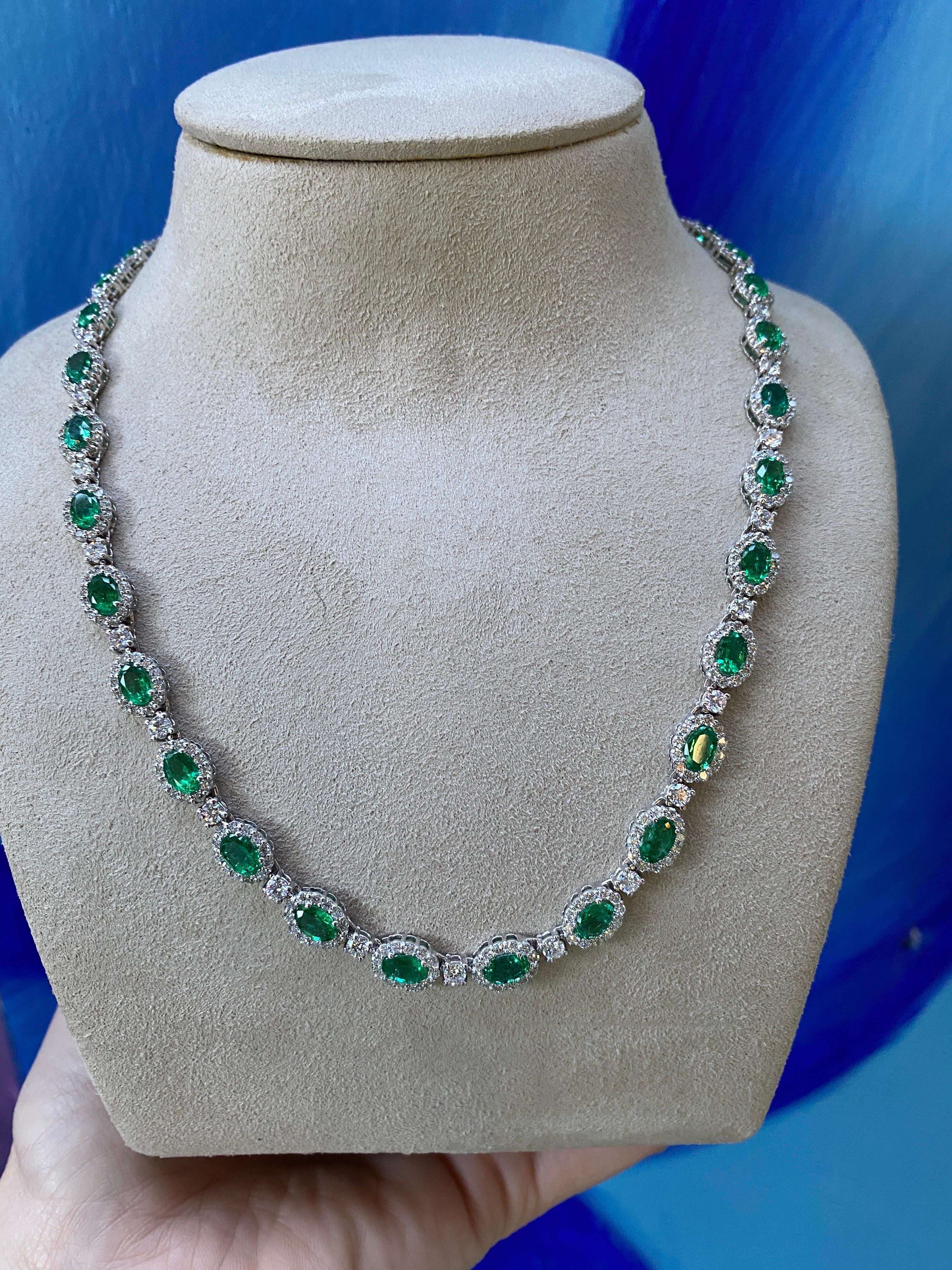 14.12 Carat Total Weight Oval Cut Emerald & 8.66ctw Round Diamond Necklace For Sale 2