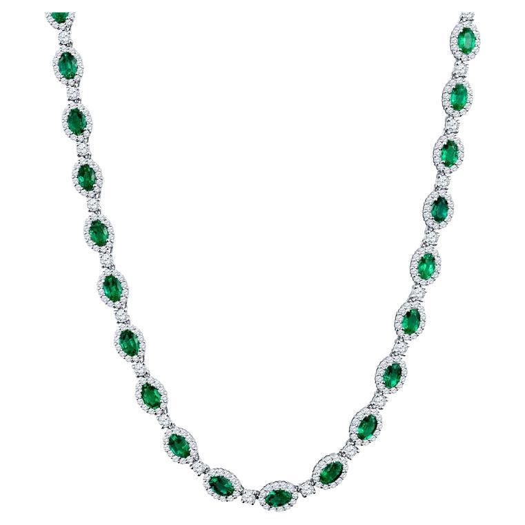 Collier d'émeraudes de taille ovale de 14,12 carats et de diamants ronds de 8,66 carats au total