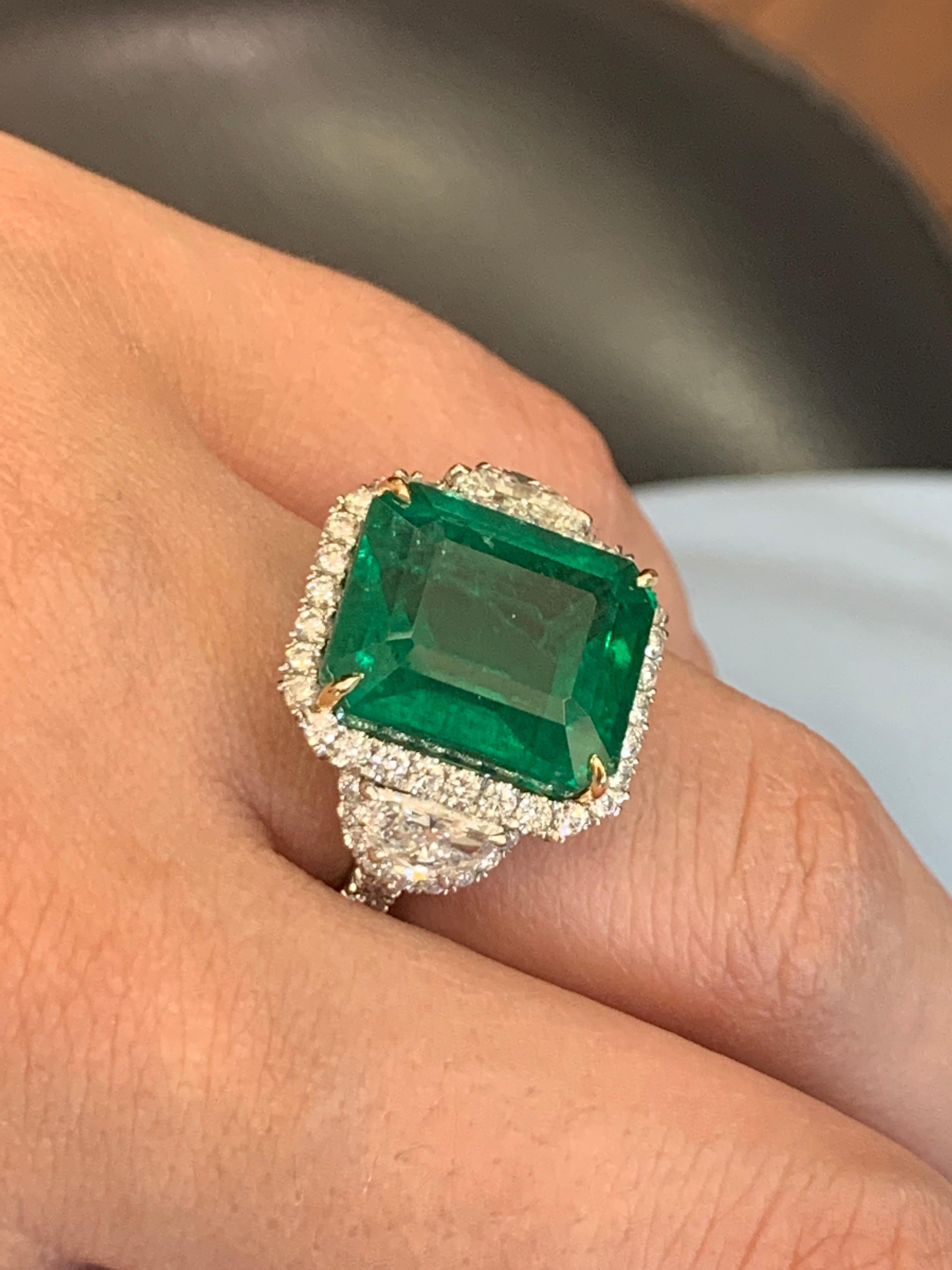 14.13 Carat GIA Certified Green Emerald Diamond Platinum Ring For Sale 1