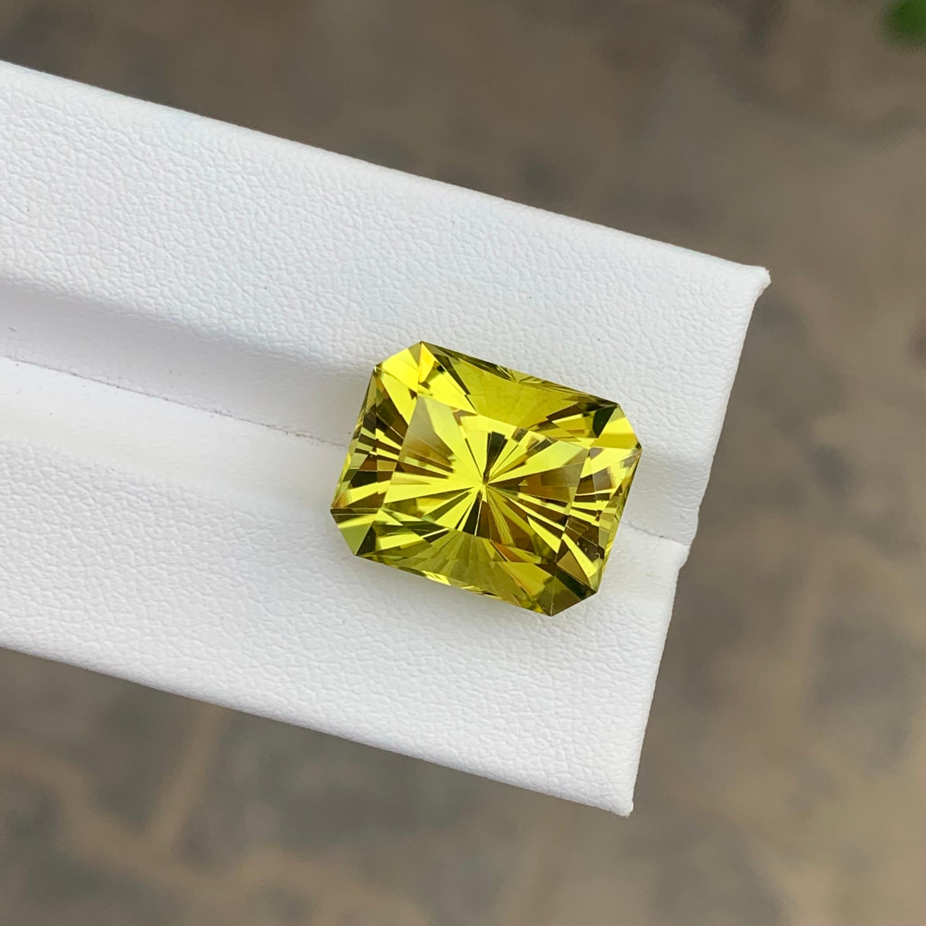 Taille octogone 14.15 Carat Natural Loose Green Gold Lemon Quartz Octagon Shape Gemstone (pierre précieuse en forme d'octogone) en vente