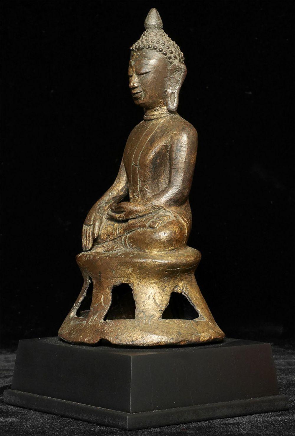 14\15thC Burmese Pinya Style, Very Rare Type of Burmese Buddha In Good Condition In Ukiah, CA