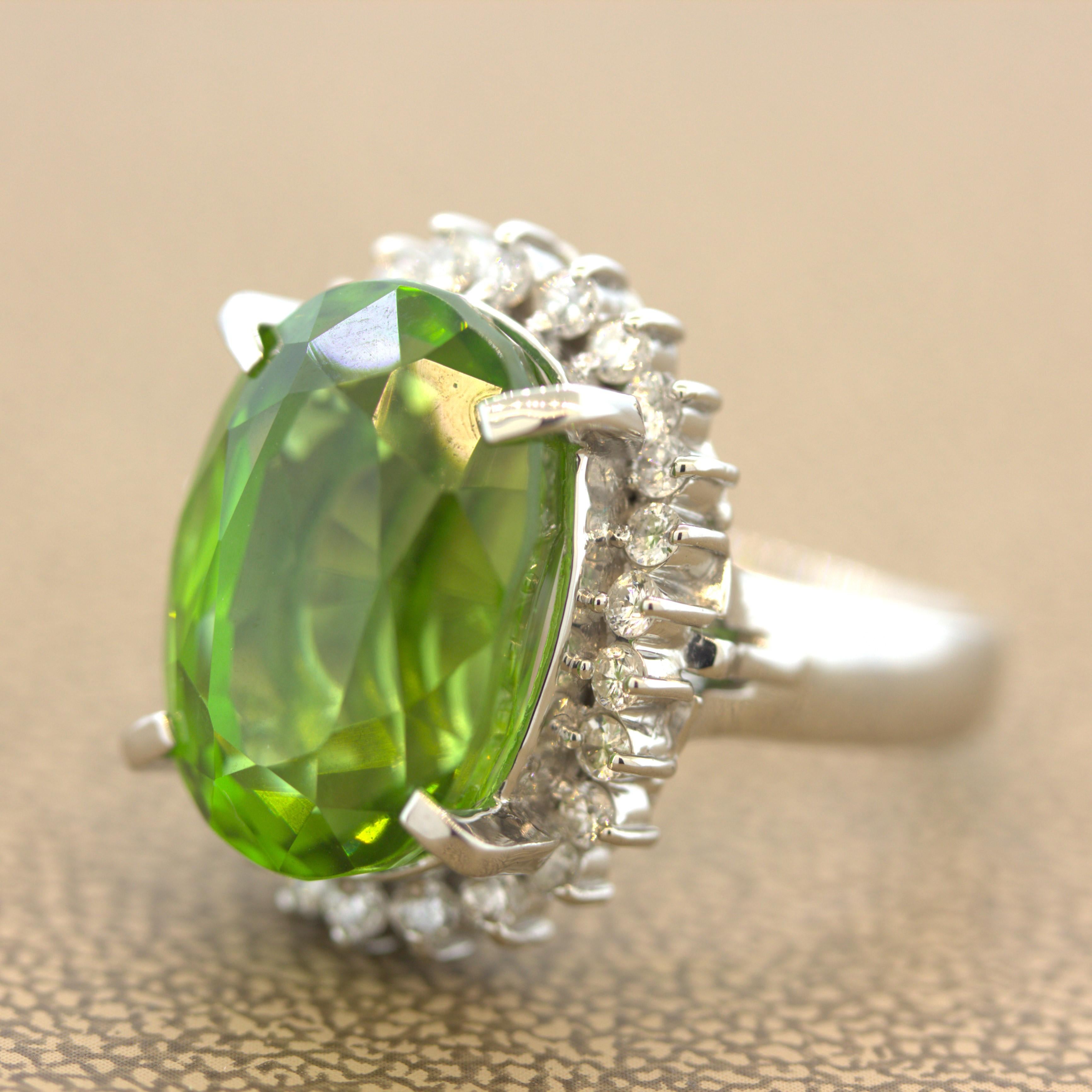 14.19 Carat Peridot Diamond Platinum Ring In New Condition For Sale In Beverly Hills, CA