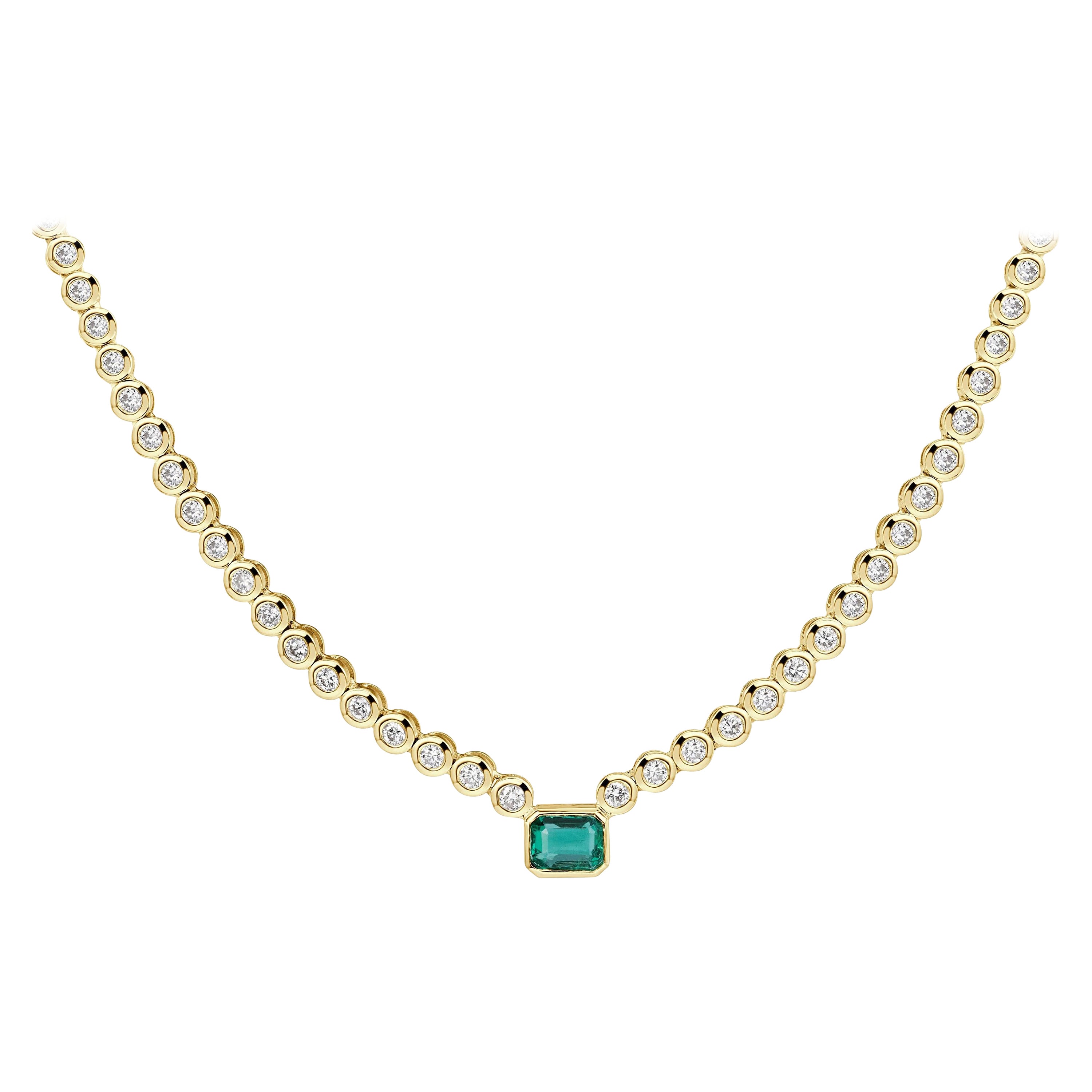 1.41ct Diamond and Green Emerald Bezel Set Necklace en venta