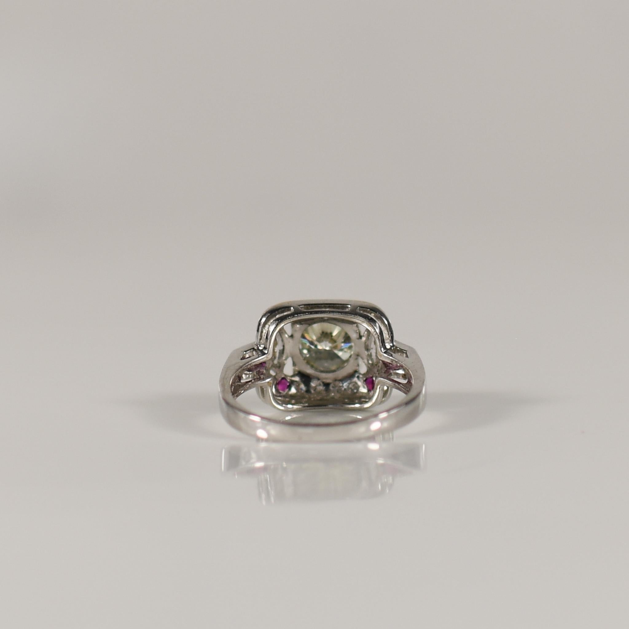 1,41 Karat Diamant Art Deco inspirierter Verlobungsring mit Rubin & Diamant-Akzenten im Zustand „Gut“ im Angebot in Addison, TX