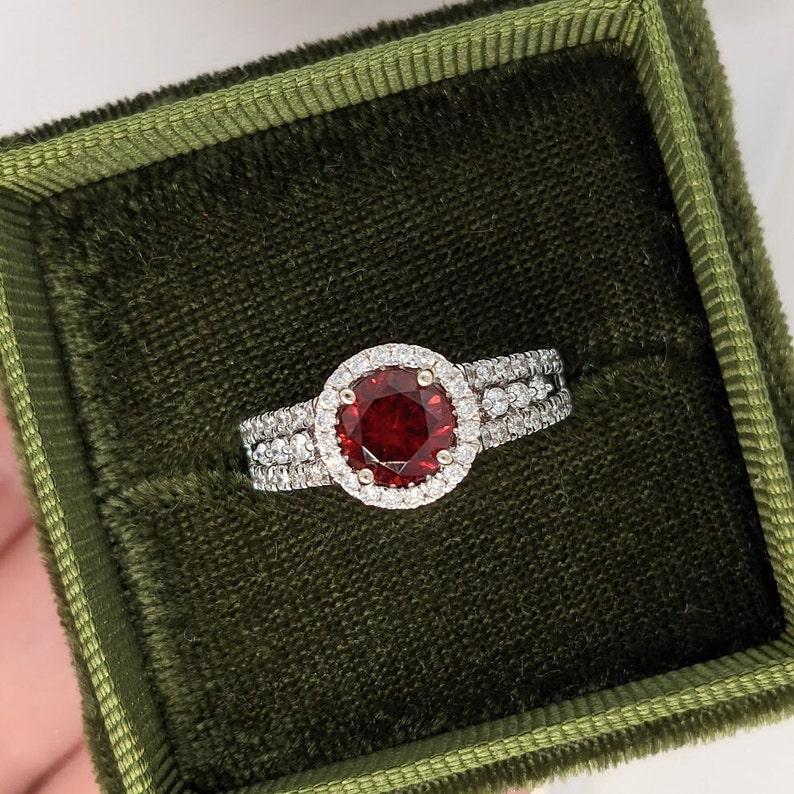 1,41 Karat Granat-Ring mit Diamant-Halo aus massivem 14k Gelbgold im Rundschliff 6,5 mm im Angebot 2