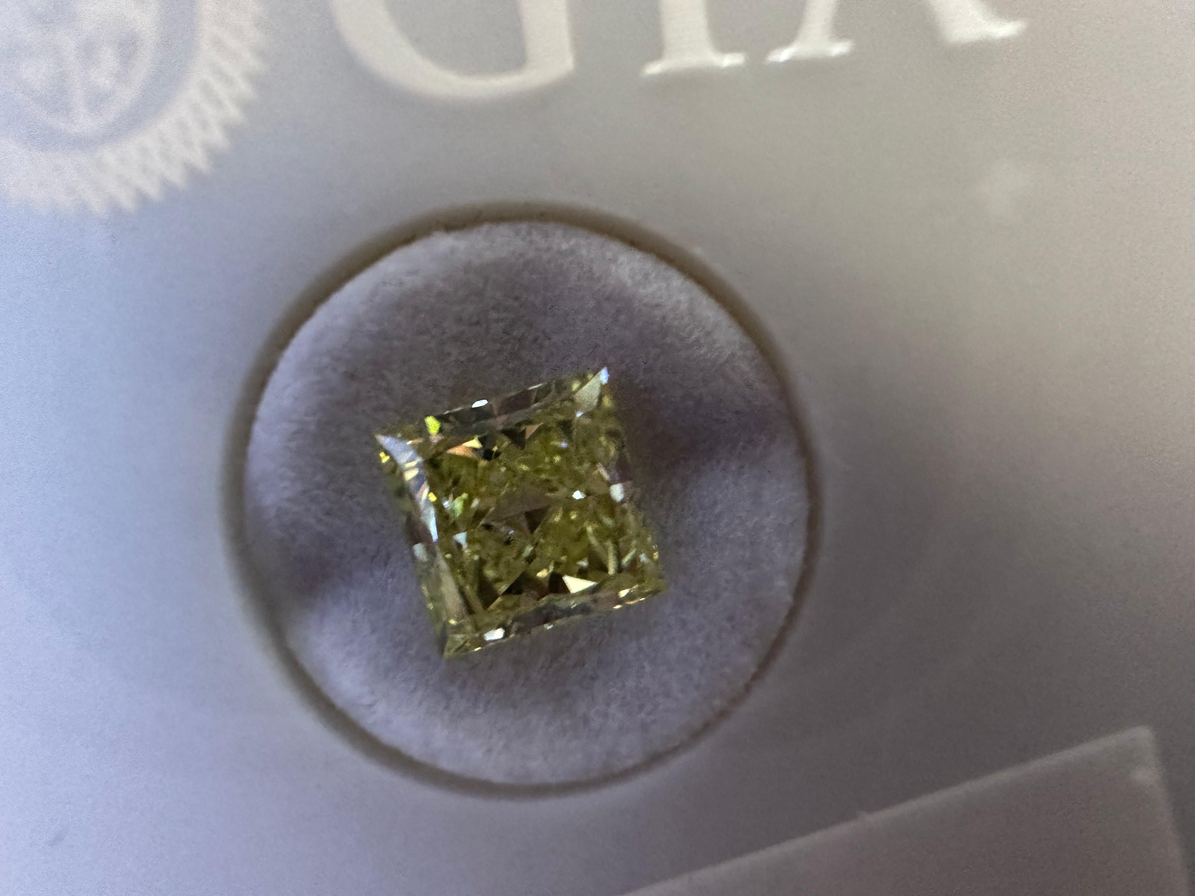 Square Cut 1.41ct GIA certified fancy yellow diamond loose For Sale