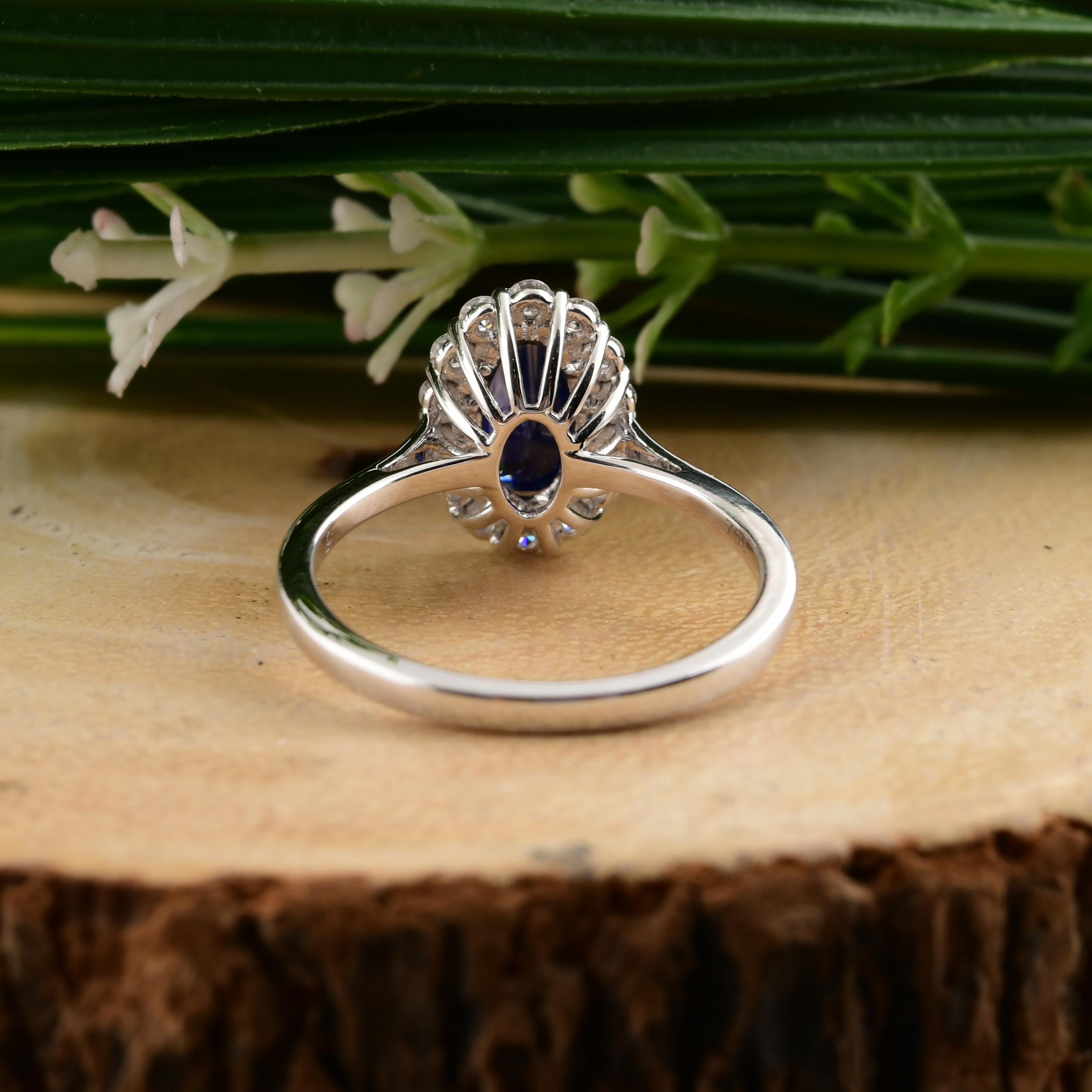 Oval Cut 1.42 Carat Blue Sapphire 0.37 Carat SI/H Diamond Cocktail Ring 18k White Gold For Sale