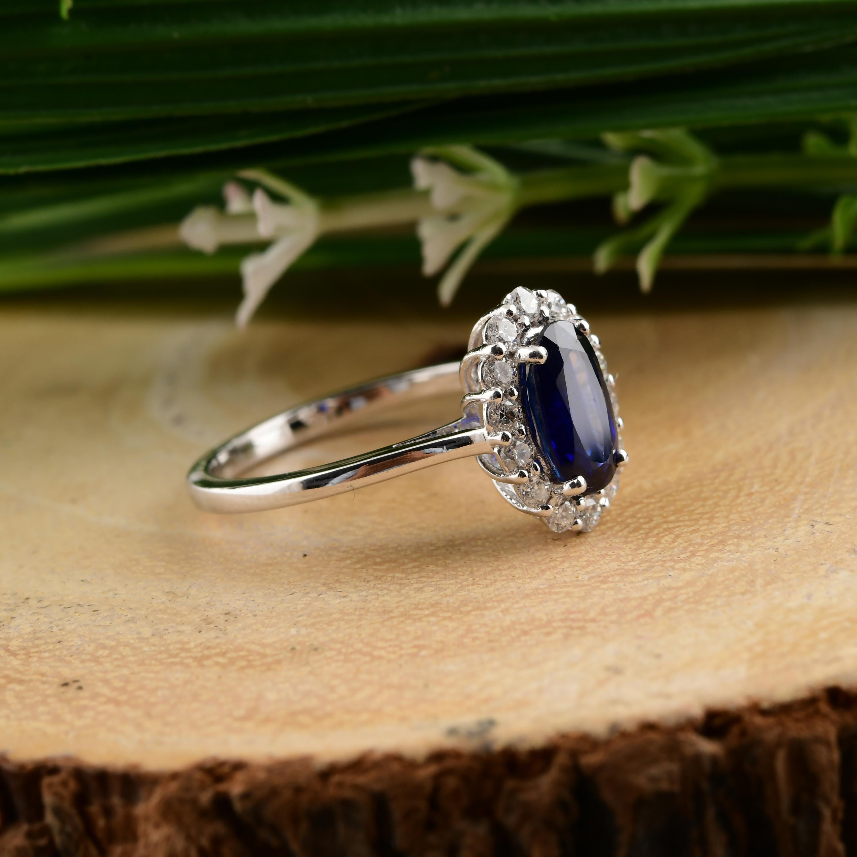 Women's 1.42 Carat Blue Sapphire 0.37 Carat SI/H Diamond Cocktail Ring 18k White Gold For Sale