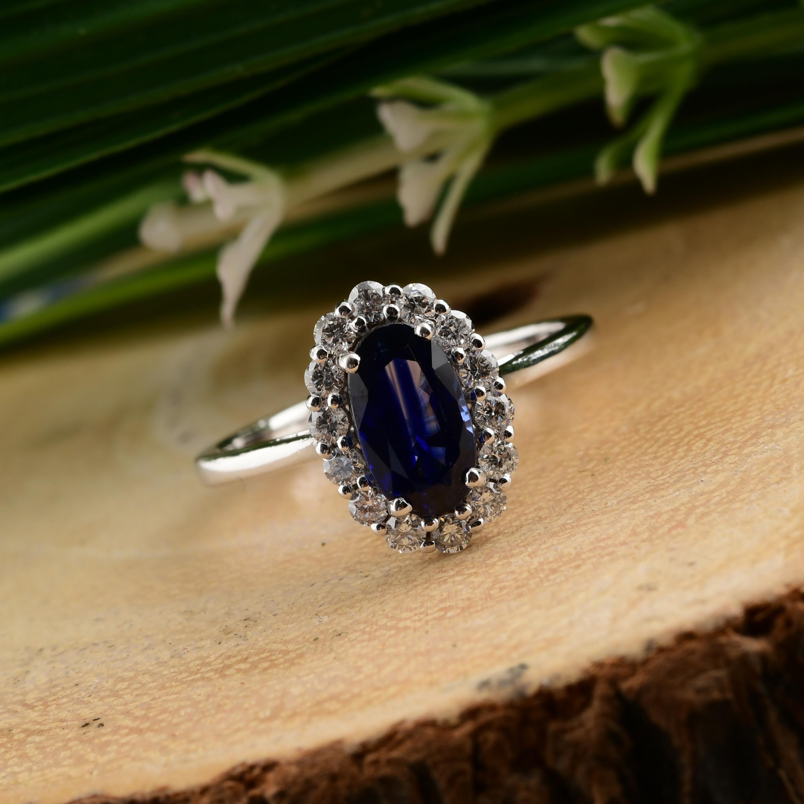 1.42 Carat Blue Sapphire 0.37 Carat SI/H Diamond Cocktail Ring 18k White Gold For Sale 1
