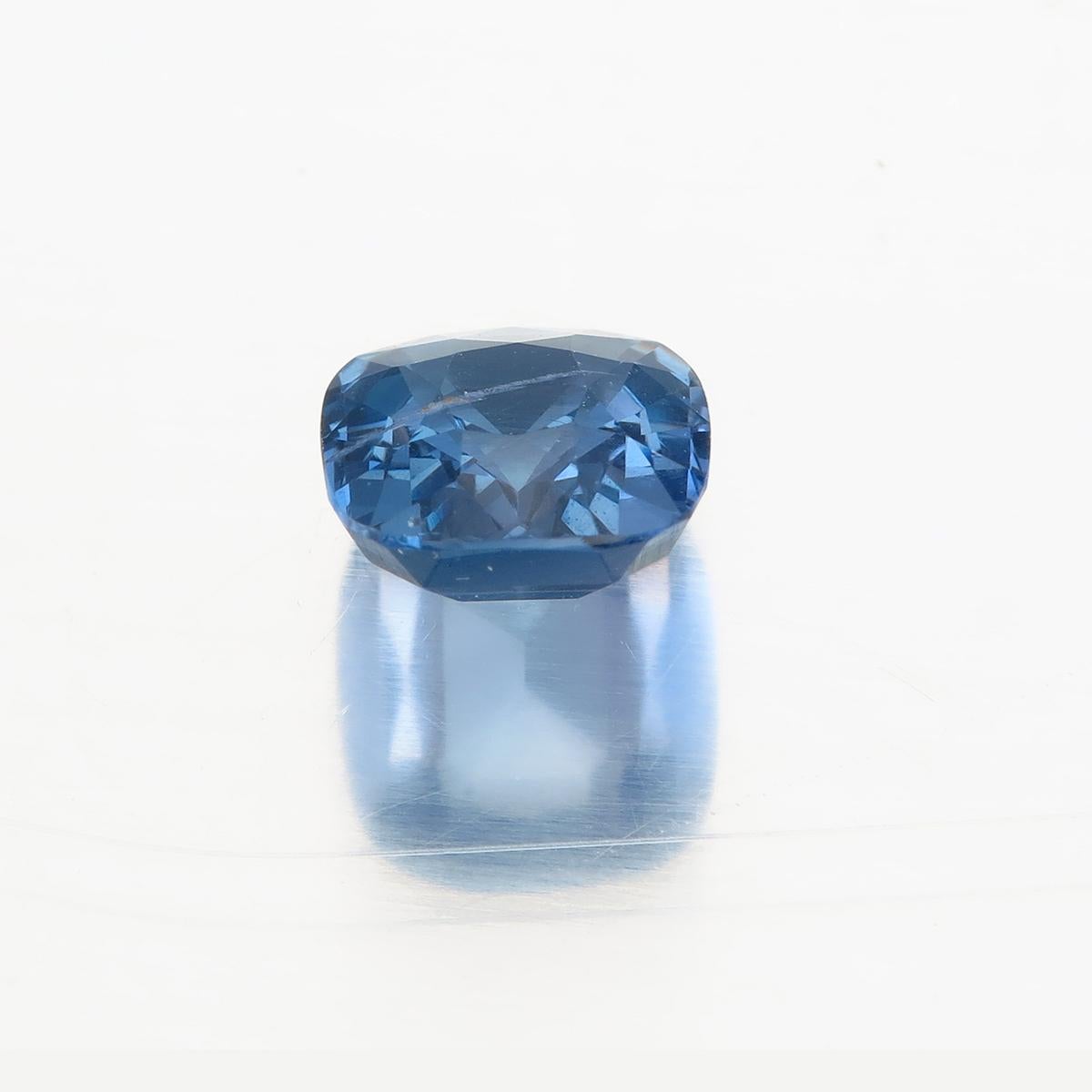 1.42 Carat Blue-Violet Spinel Lotus Certified In New Condition For Sale In Hua Hin, TH