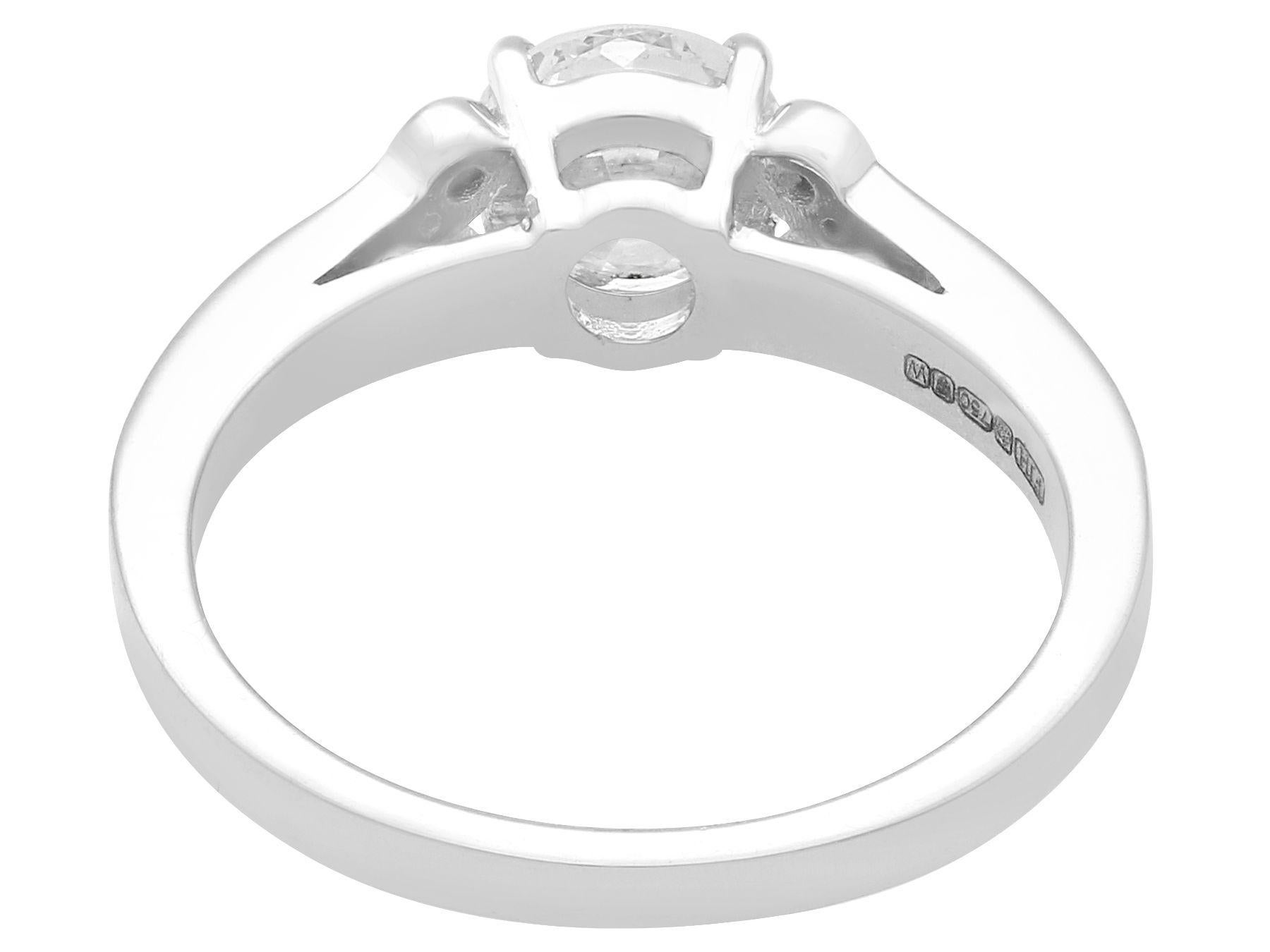 1.42 Karat Diamant und Weißgold Solitär Verlobungsring für Damen oder Herren im Angebot