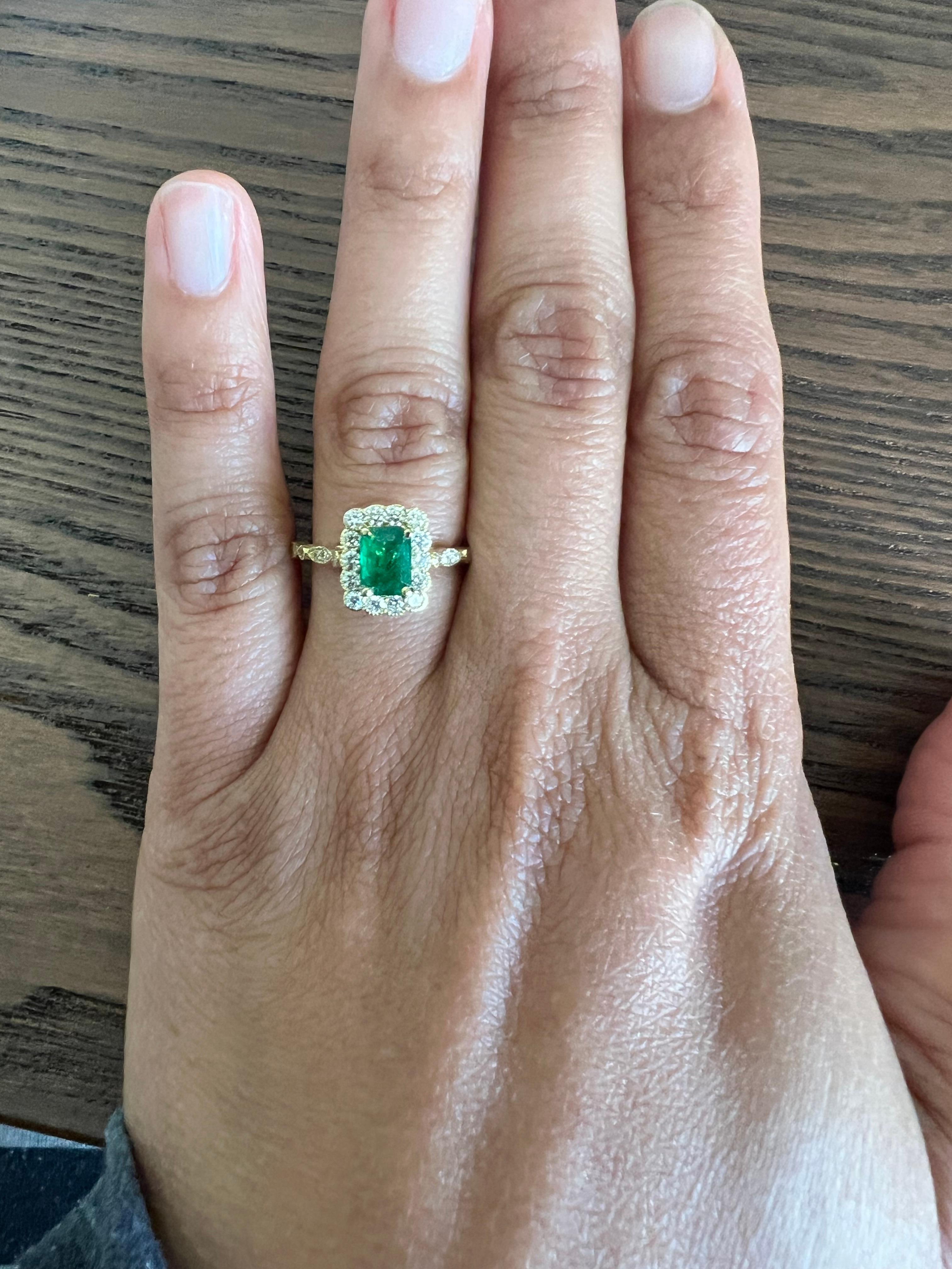 1.42 Karat Smaragd-Diamant-Verlobungsring aus Gelbgold im Zustand „Neu“ in Los Angeles, CA