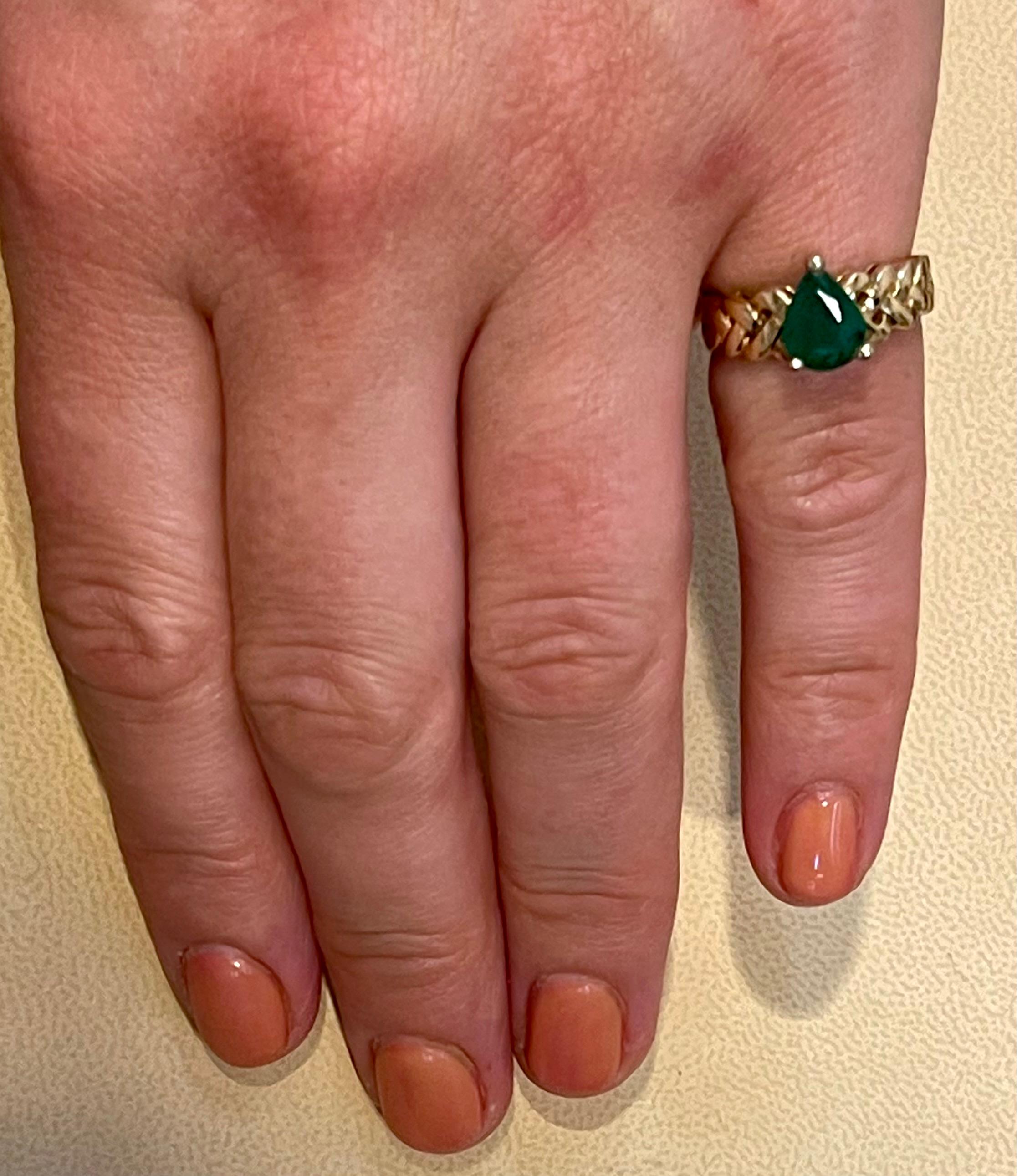 1.42 Carat Pear Cut Natural Emerald Ring 14 Karat Yellow Gold For Sale 7