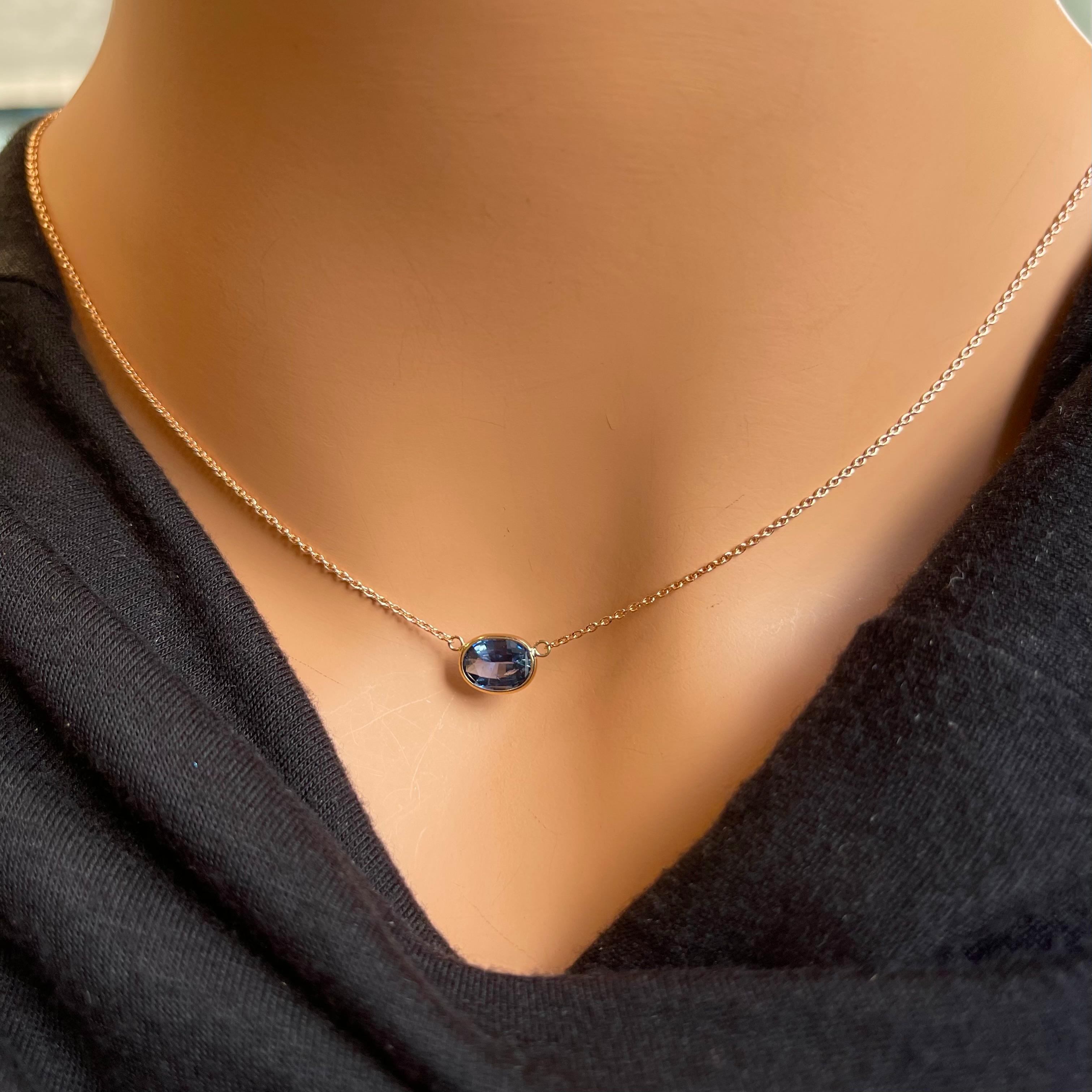 Oval Cut 1.42 Carat Sapphire Blue Oval & Fashion Necklaces In 14K Rose Gold For Sale