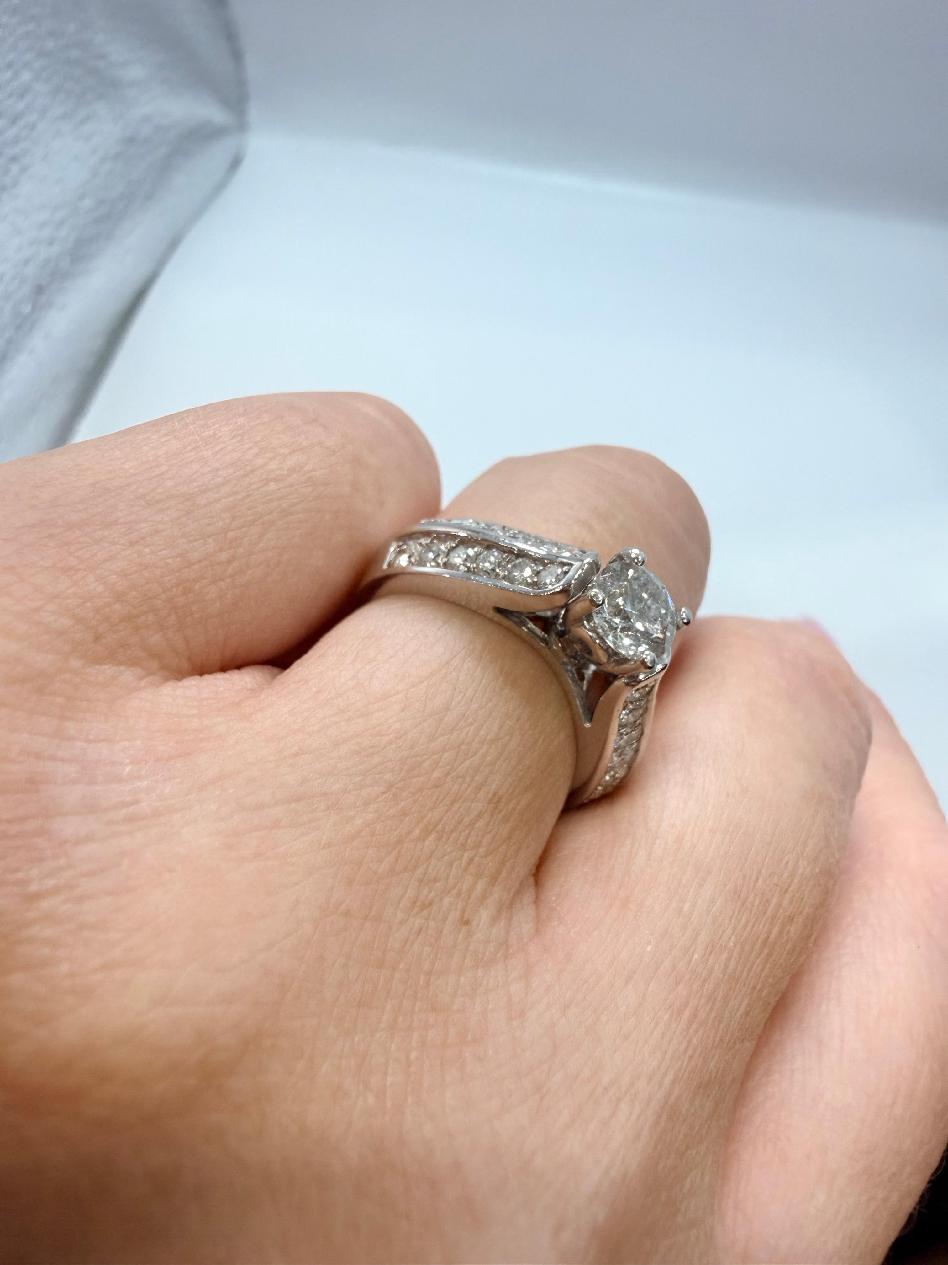 Bague de fiançailles 1,42 carats or 14KT beauté classique en vente 2