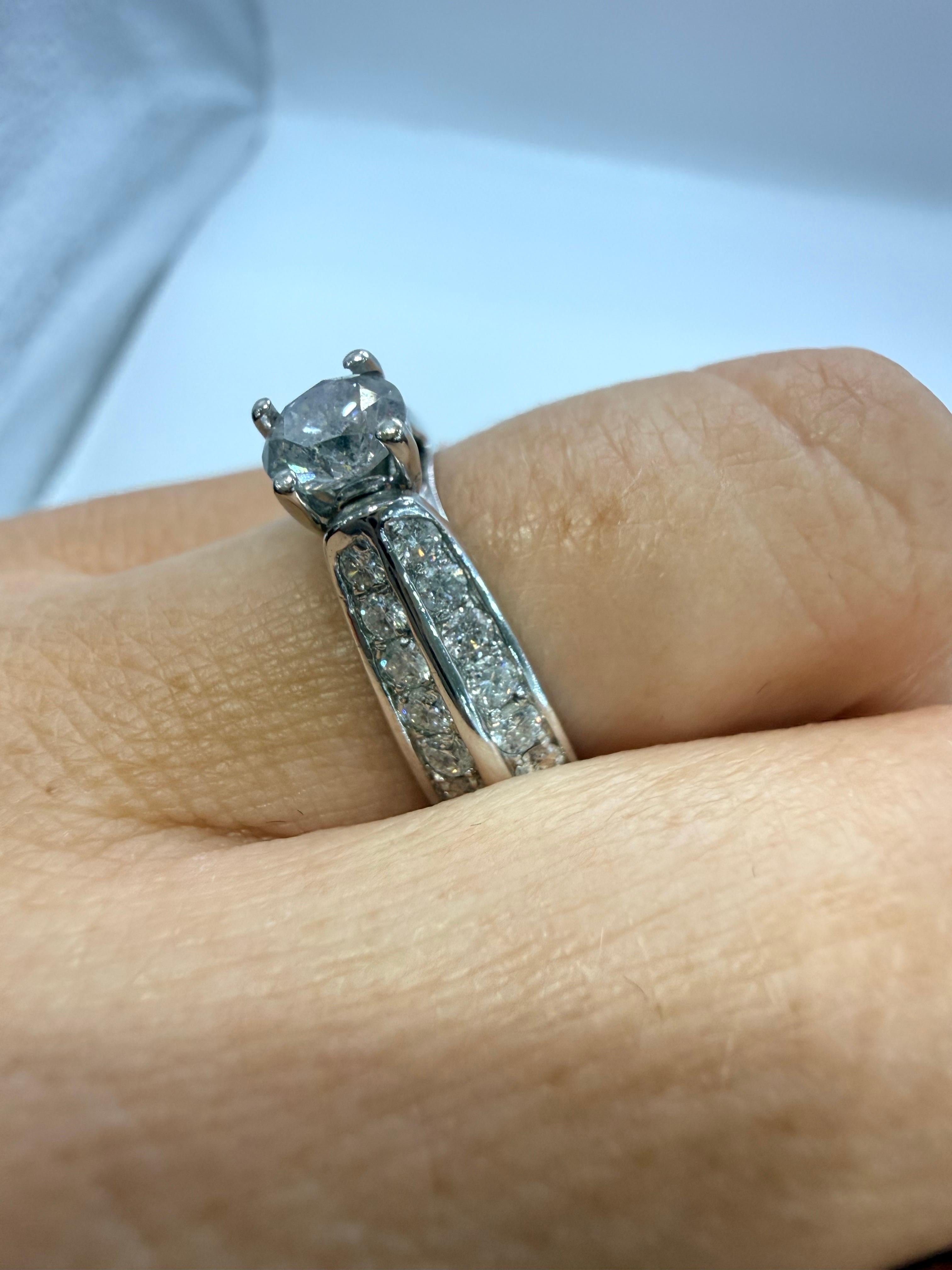 Bague de fiançailles 1,42 carats or 14KT beauté classique en vente 4