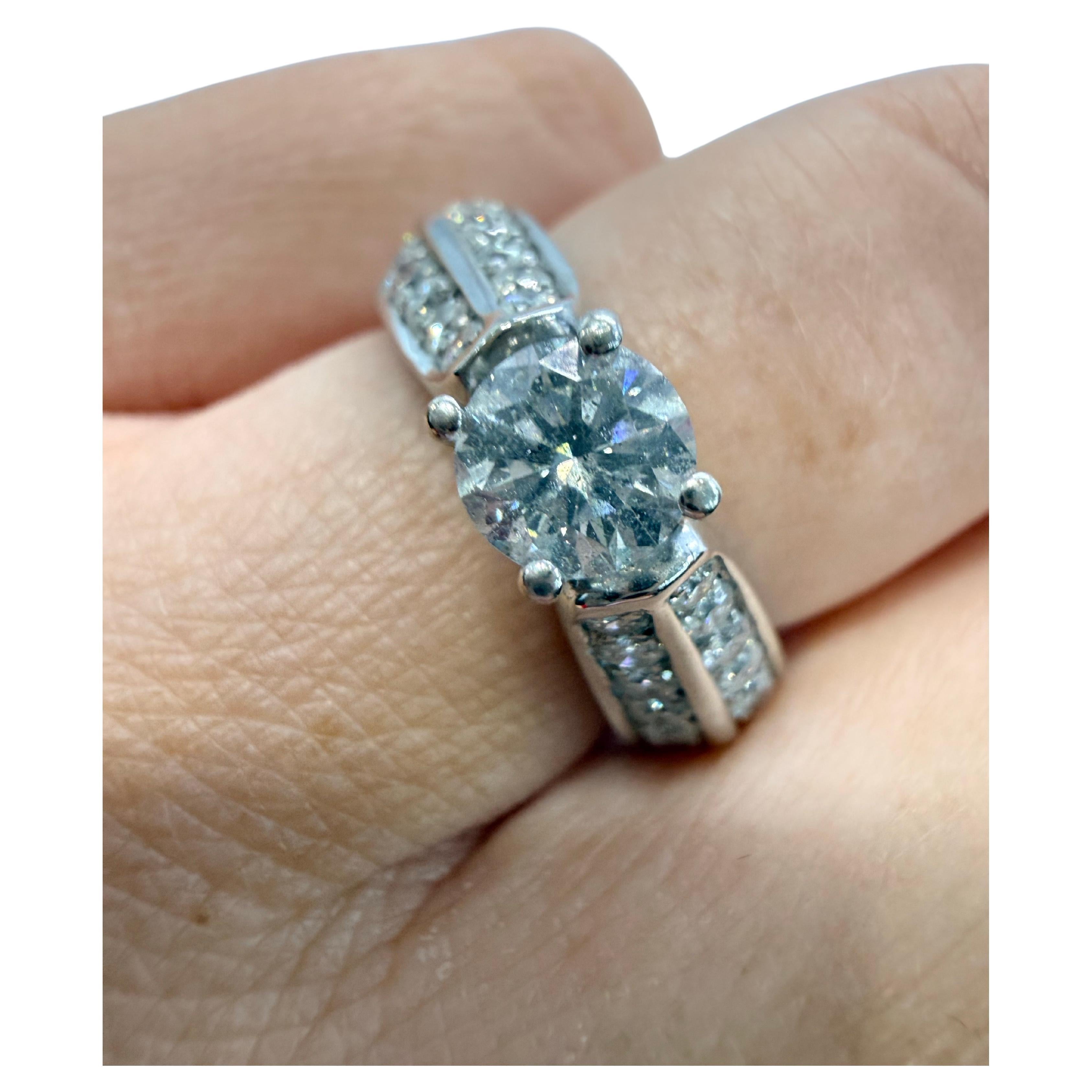 Bague de fiançailles 1,42 carats or 14KT beauté classique en vente