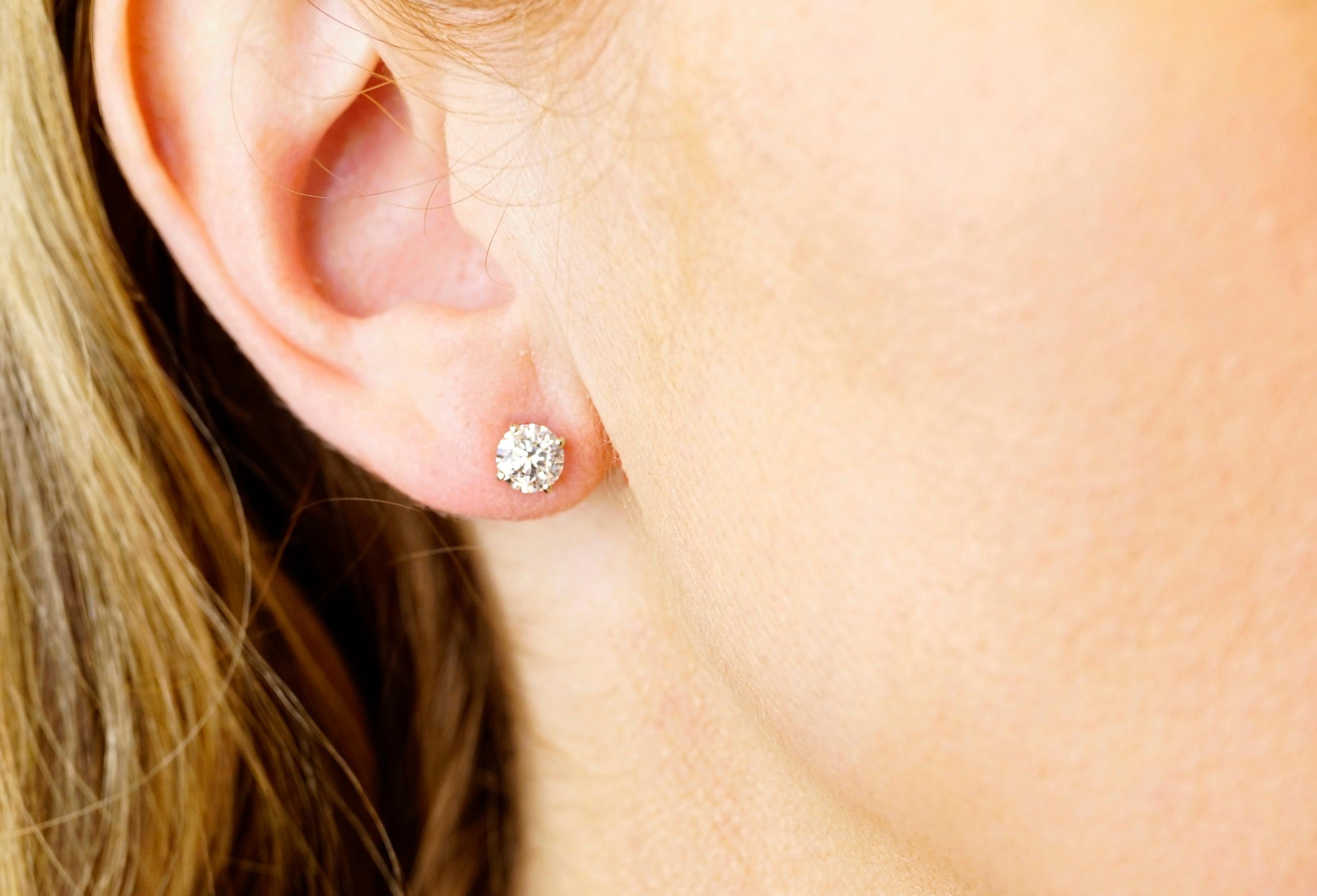 1.42 carat diamond earrings