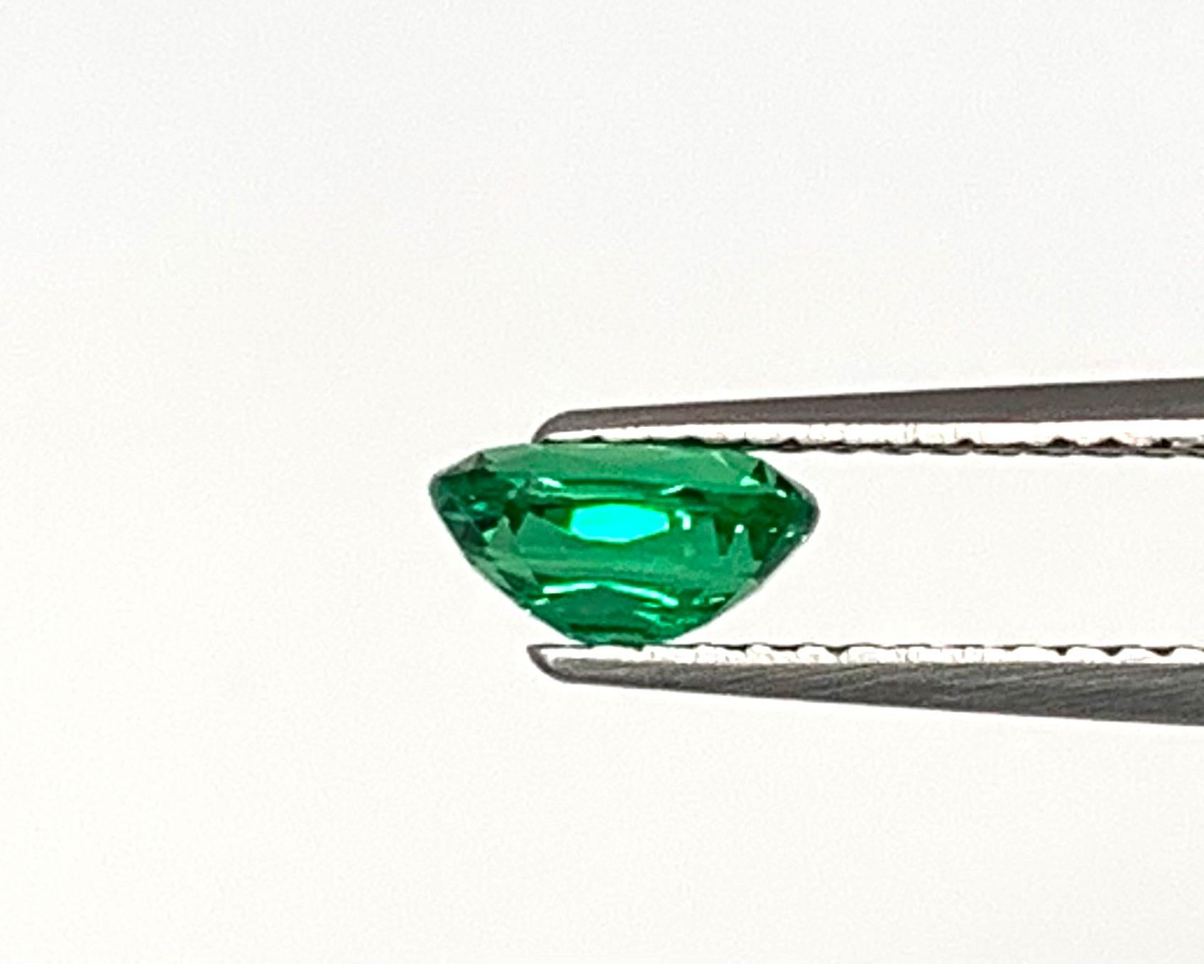 1.42 Carat Tsavorite Garnet Oval, Unset Loose Gemstone In New Condition For Sale In Los Angeles, CA