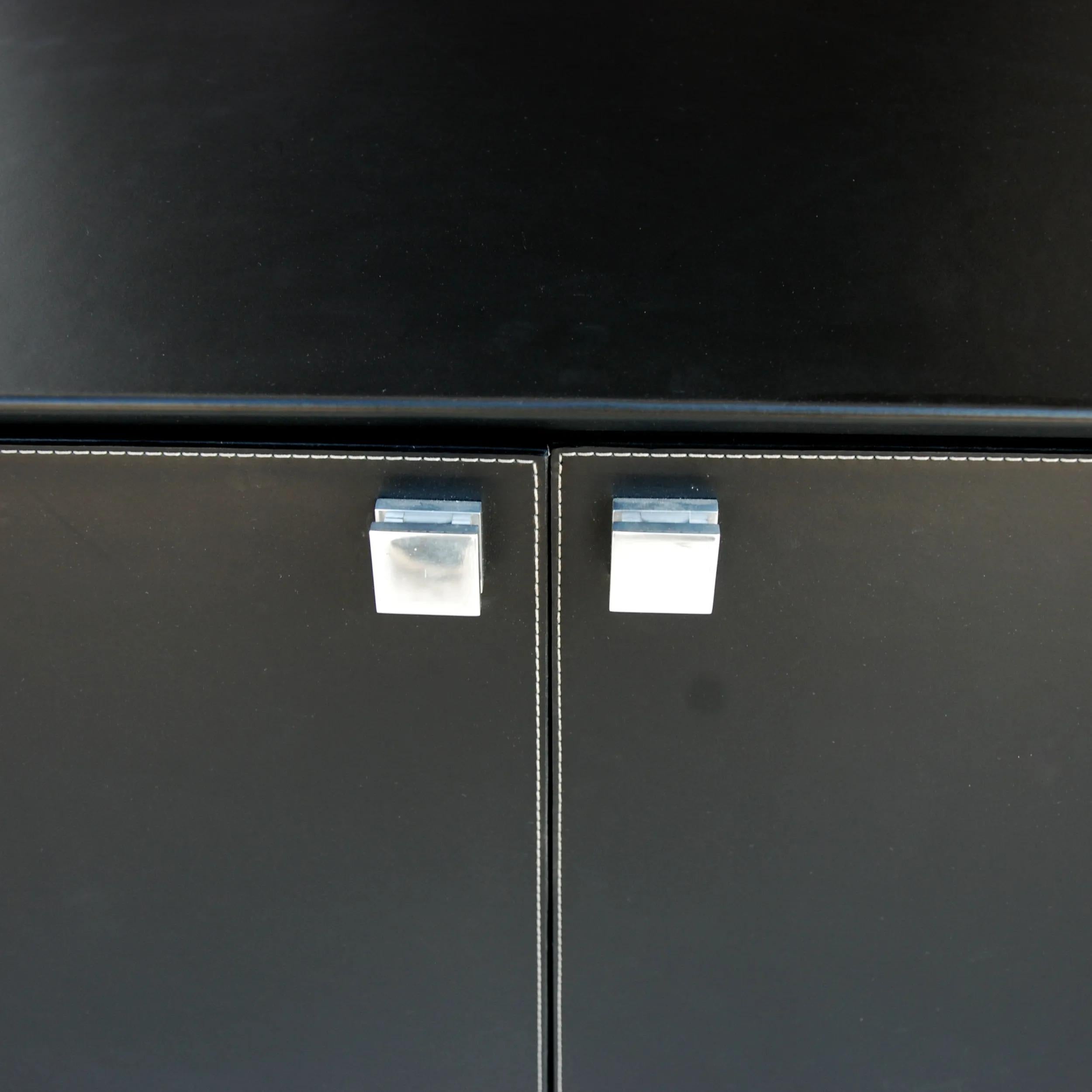 Poltrona Frau Low Console Unit in Italian Leather In Good Condition In Pasadena, TX