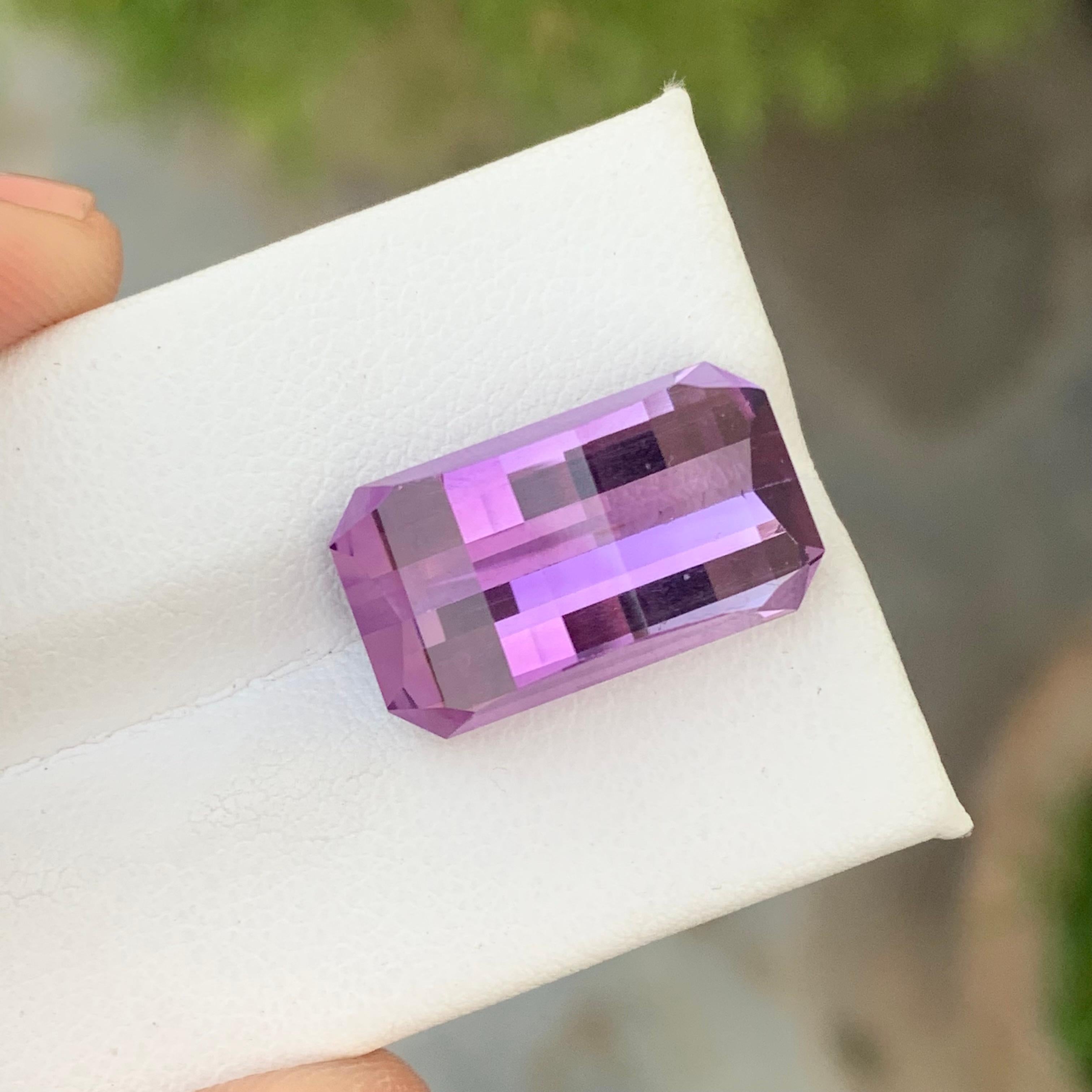 14.20 Carat Pixel Cut Natural Loose Purple Amethyst Gem from Brazil (Améthyste violette en vrac du Brésil) en vente 1