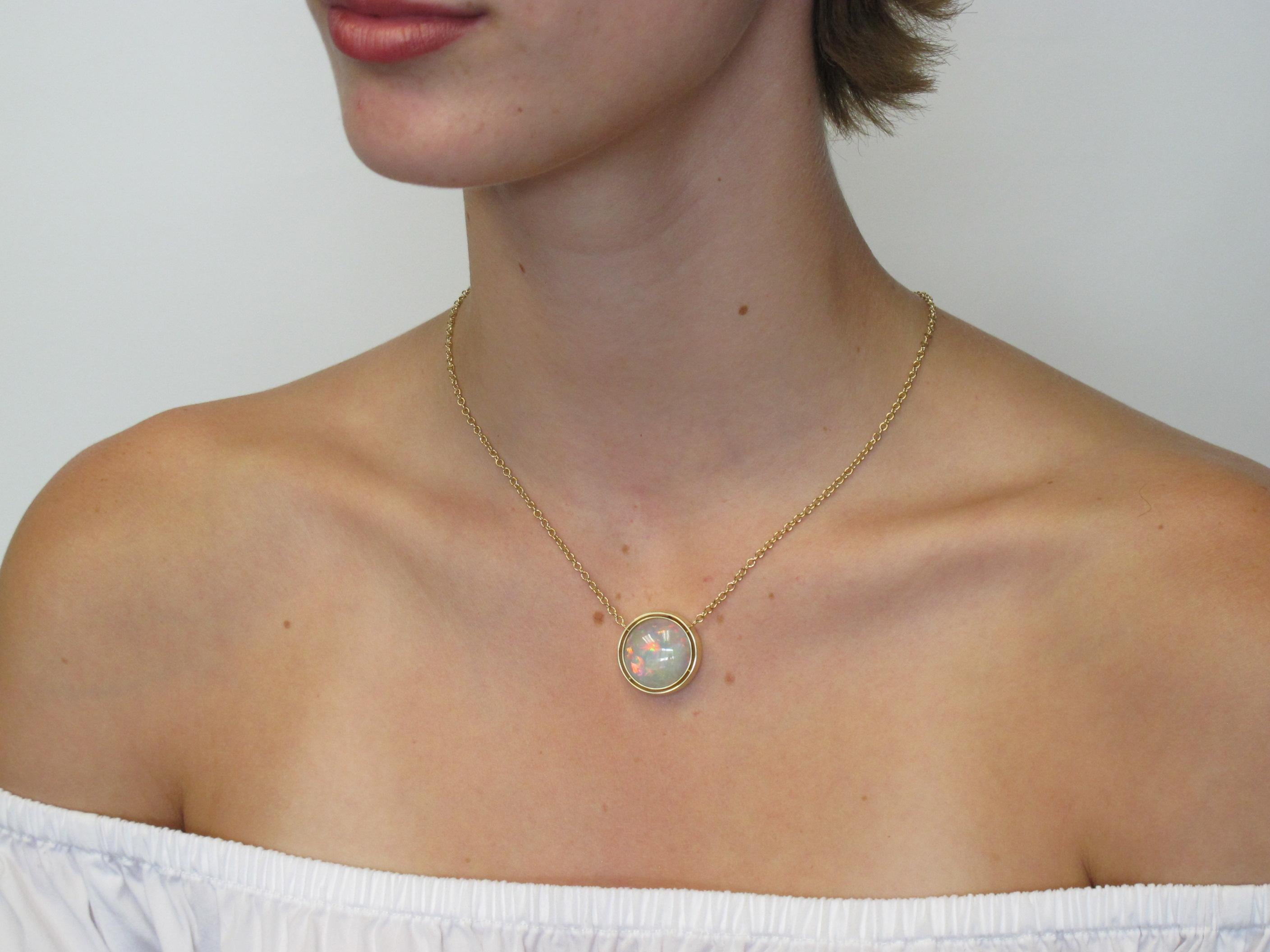 14.21 ct. Bezel Set Round Ethiopian Opal, 18k Yellow Gold Pendant Drop Necklace In New Condition In Los Angeles, CA