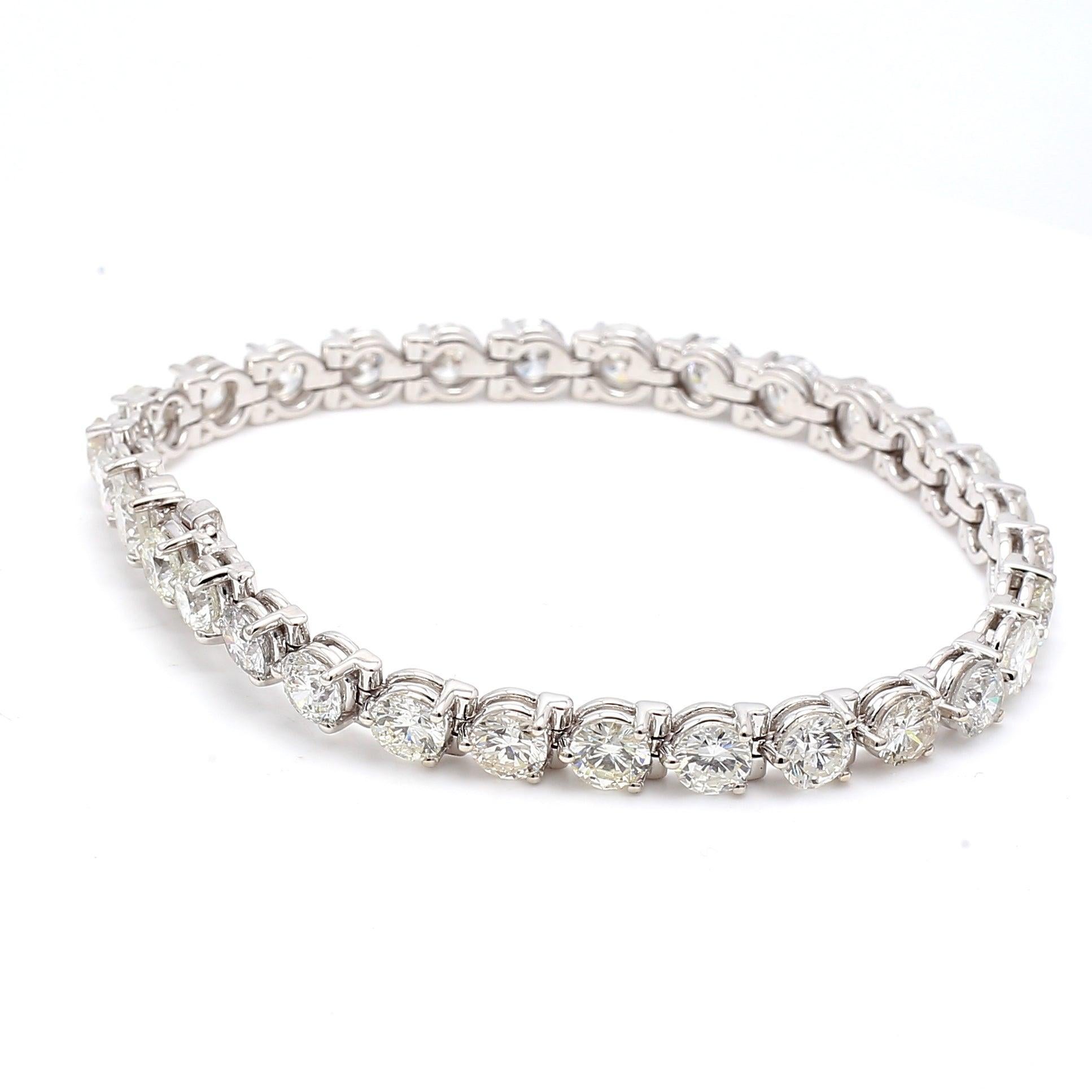 Title:
14.22 Carat Round Brilliant H SI1 Diamond 14 Karat White Gold Tennis Bracelet


Style:
Tennis


Metal:
14 Karat White Gold


Gemstone 1:
14.22 Carat Diamond


Number of Stones:
30


Color:
H


Clarity:
SI1


Shape:
Round