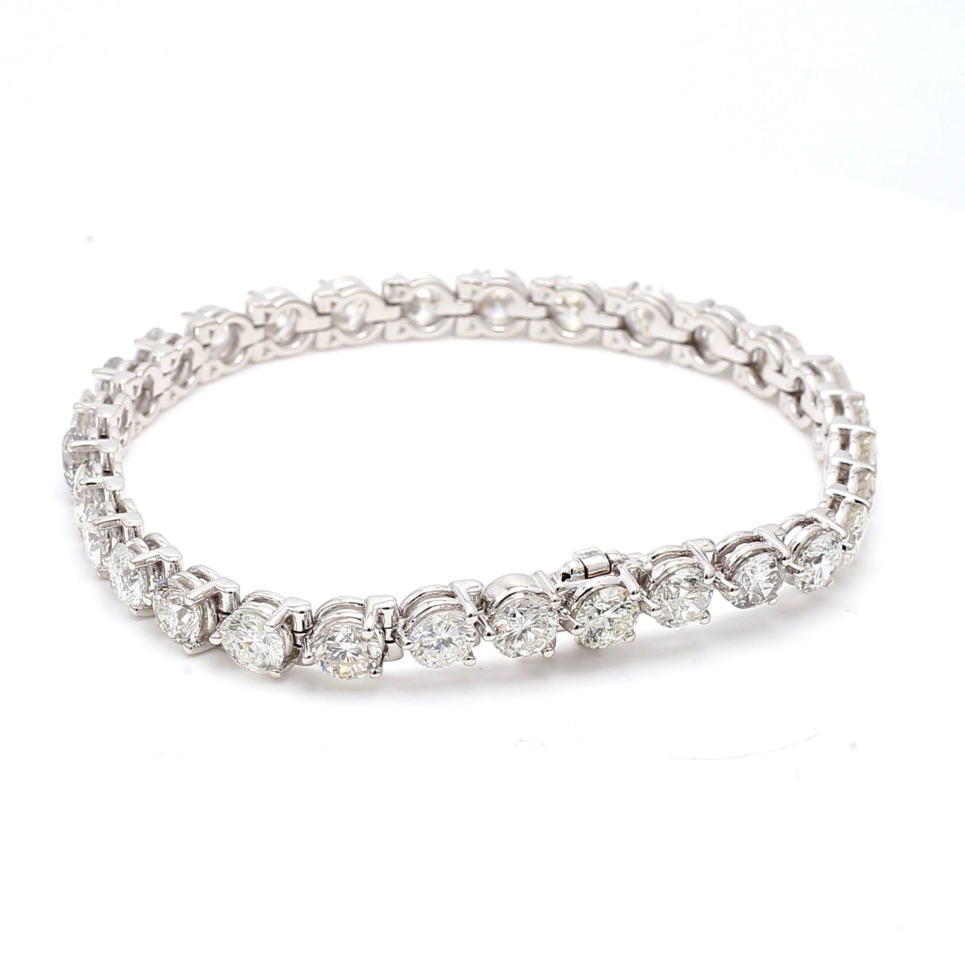 Brilliant Cut 14.22 Carat Round Brilliant H SI1 Diamond 14 Karat White Gold Tennis Bracelet For Sale