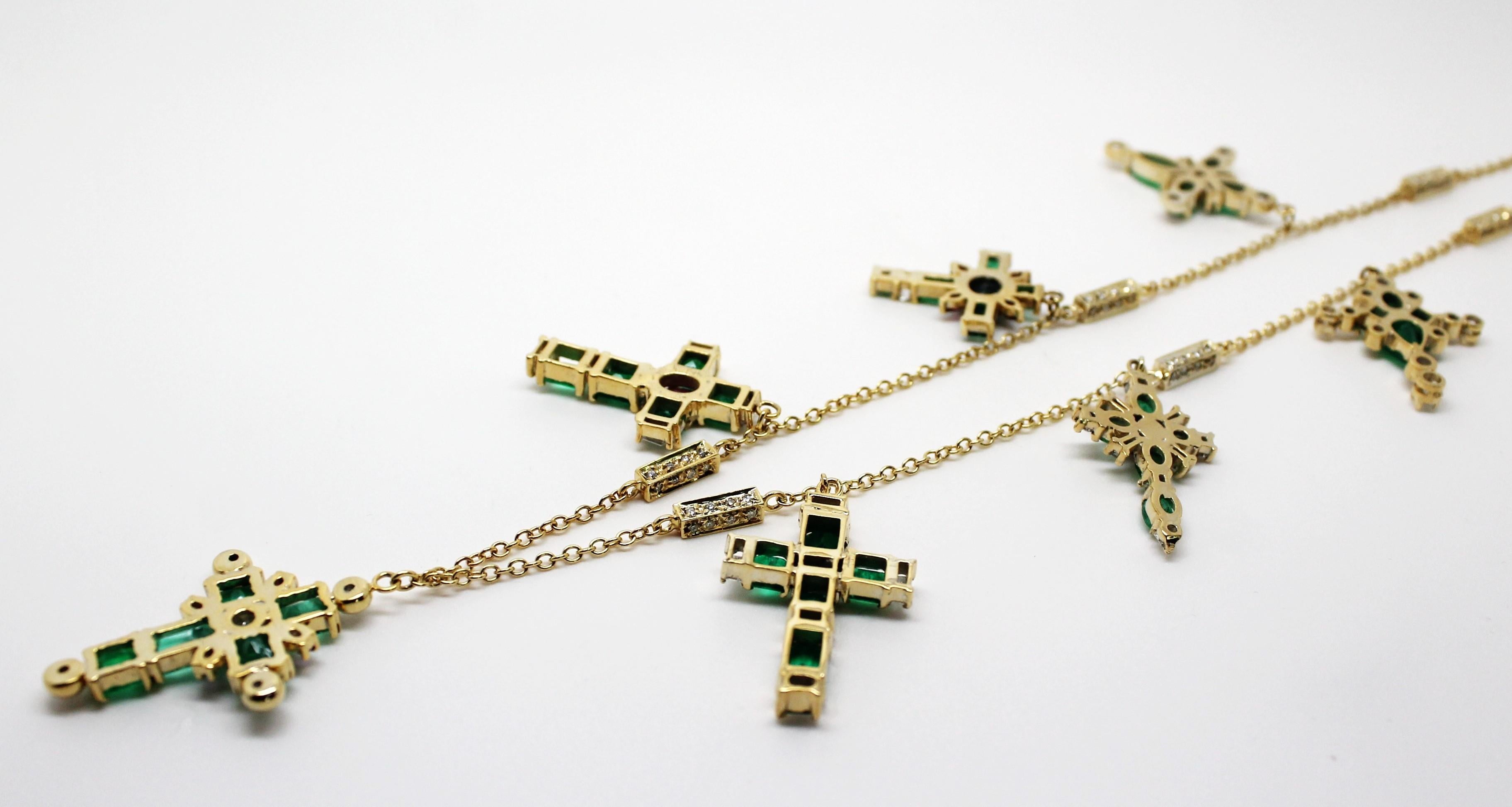 14.23 Carat Emerald Crosses with Diamonds and Ruby Charms Necklace In New Condition For Sale In Milano, IT