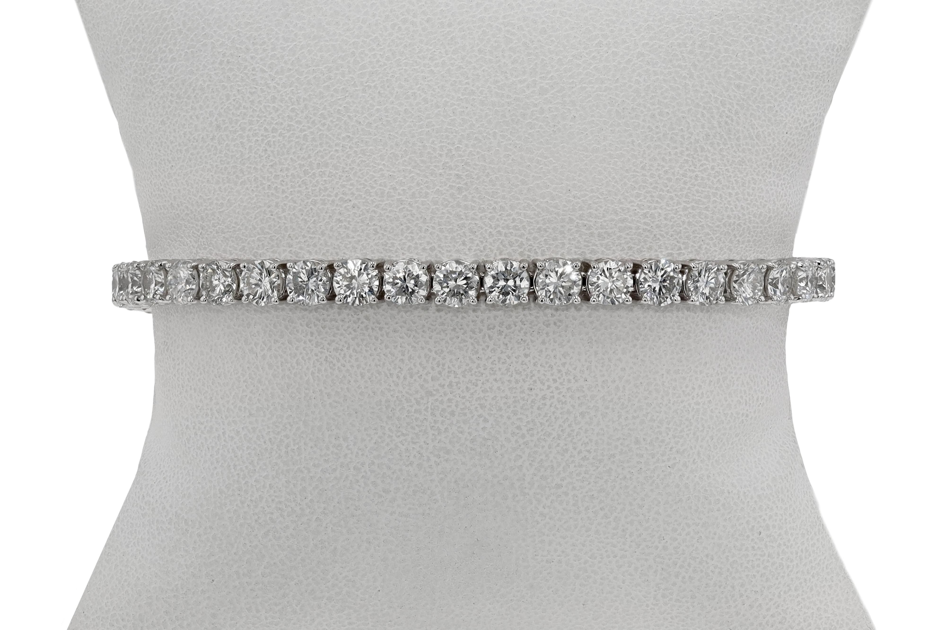 14.23 Carats Round Diamond Tennis Bracelet In Excellent Condition For Sale In Santa Barbara, CA