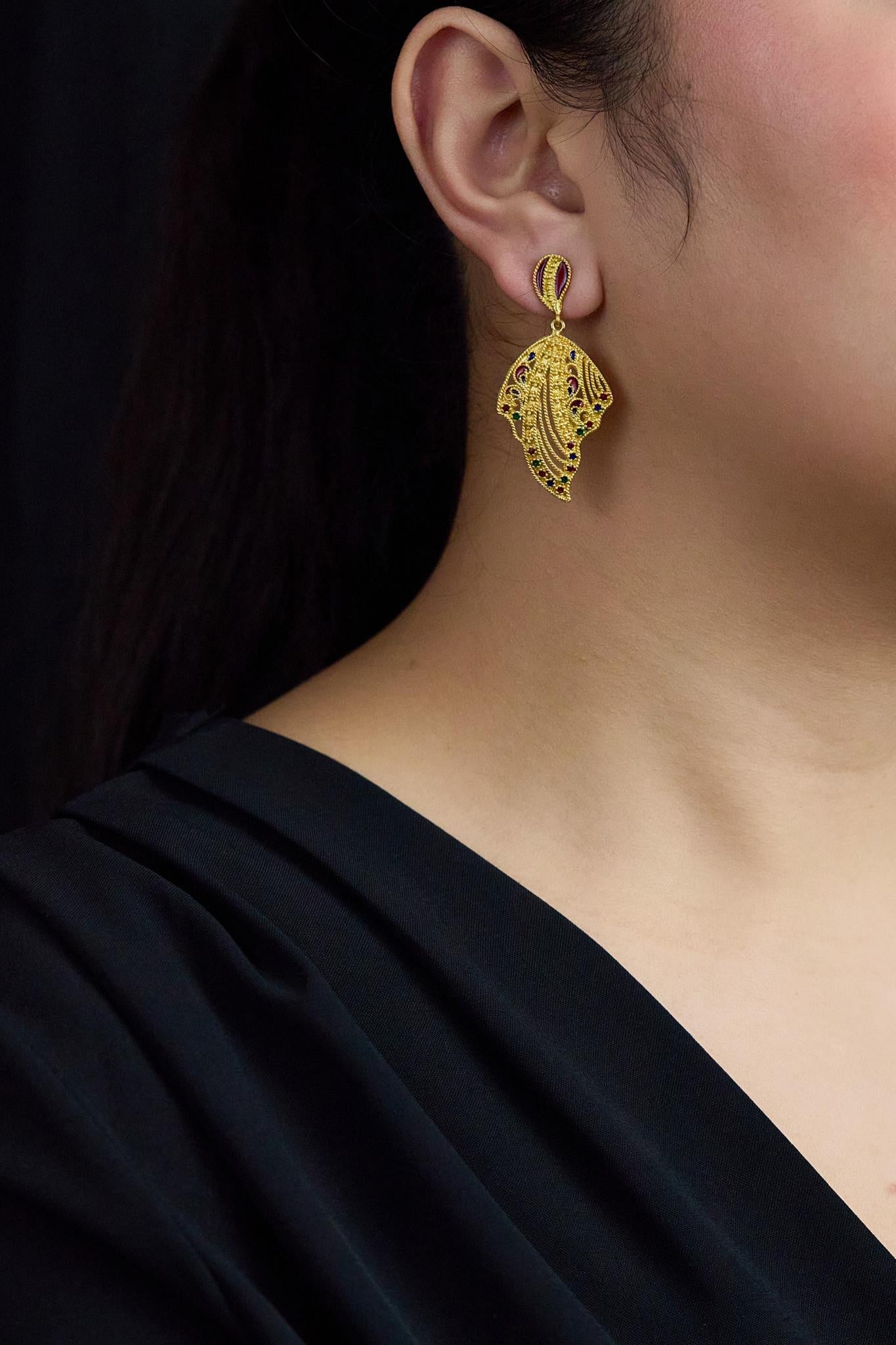 14,24 Gramm Etruscan Revival Emaille Ohrringe in Gelbgold Damen im Angebot