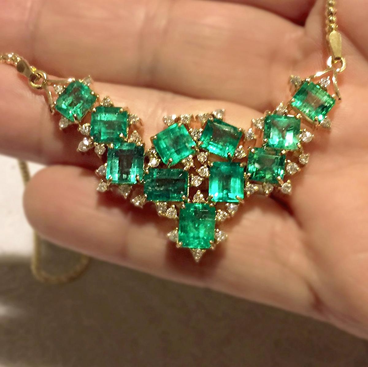 Retro 14.25 Carat Cluster Colombian Natural Emerald Diamond Necklace 18 Karat