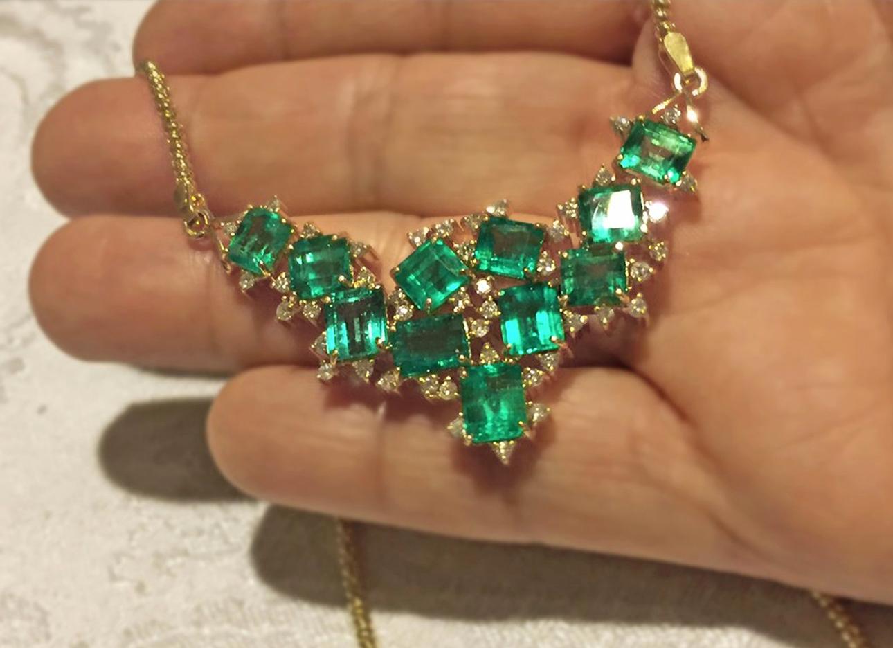 14.25 Carat Cluster Colombian Natural Emerald Diamond Necklace 18 Karat 3