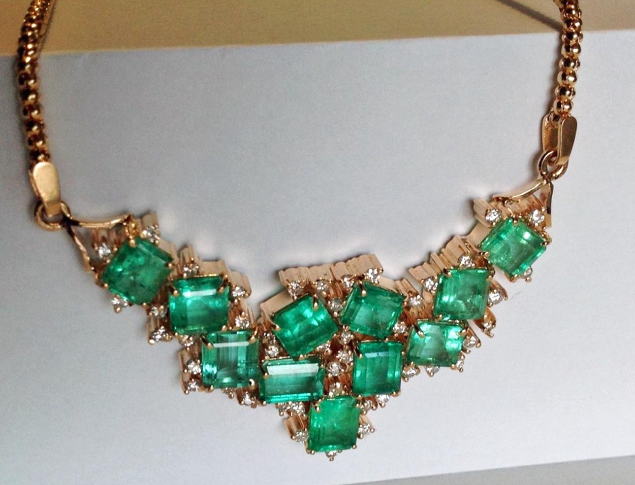 14.25 Carat Cluster Colombian Natural Emerald Diamond Necklace 18 Karat 5