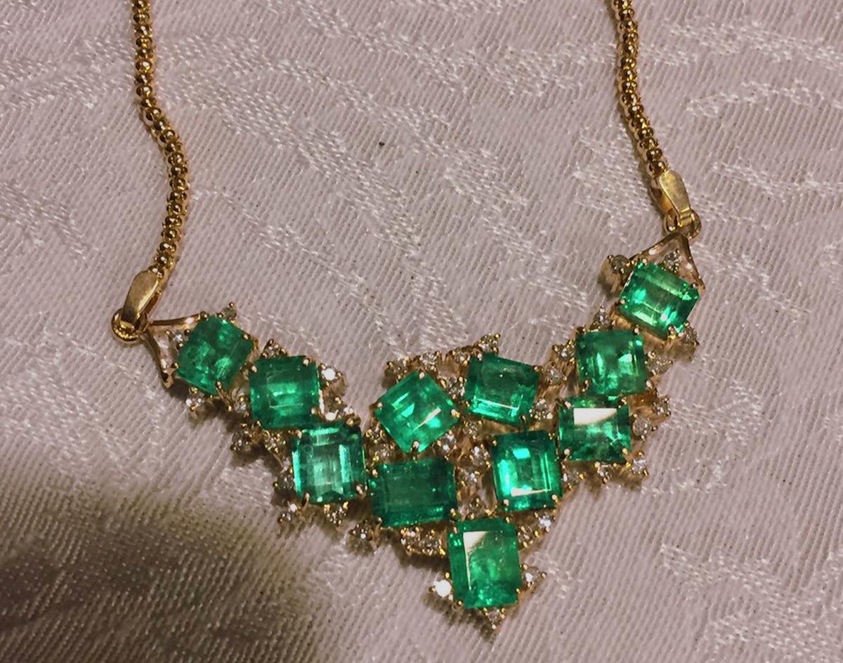 14.25 Carat Cluster Colombian Natural Emerald Diamond Necklace 18 Karat 6