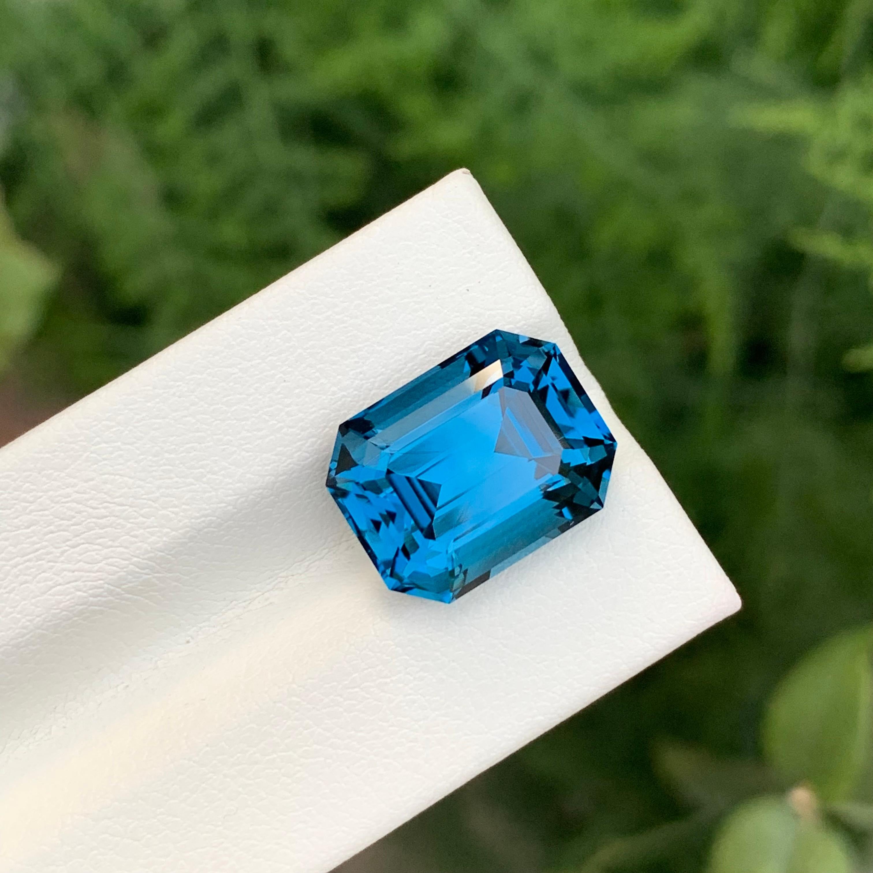 14.25 Carat Natural Loose London Blue Topaz Emerald Shape Gem In New Condition For Sale In Peshawar, PK