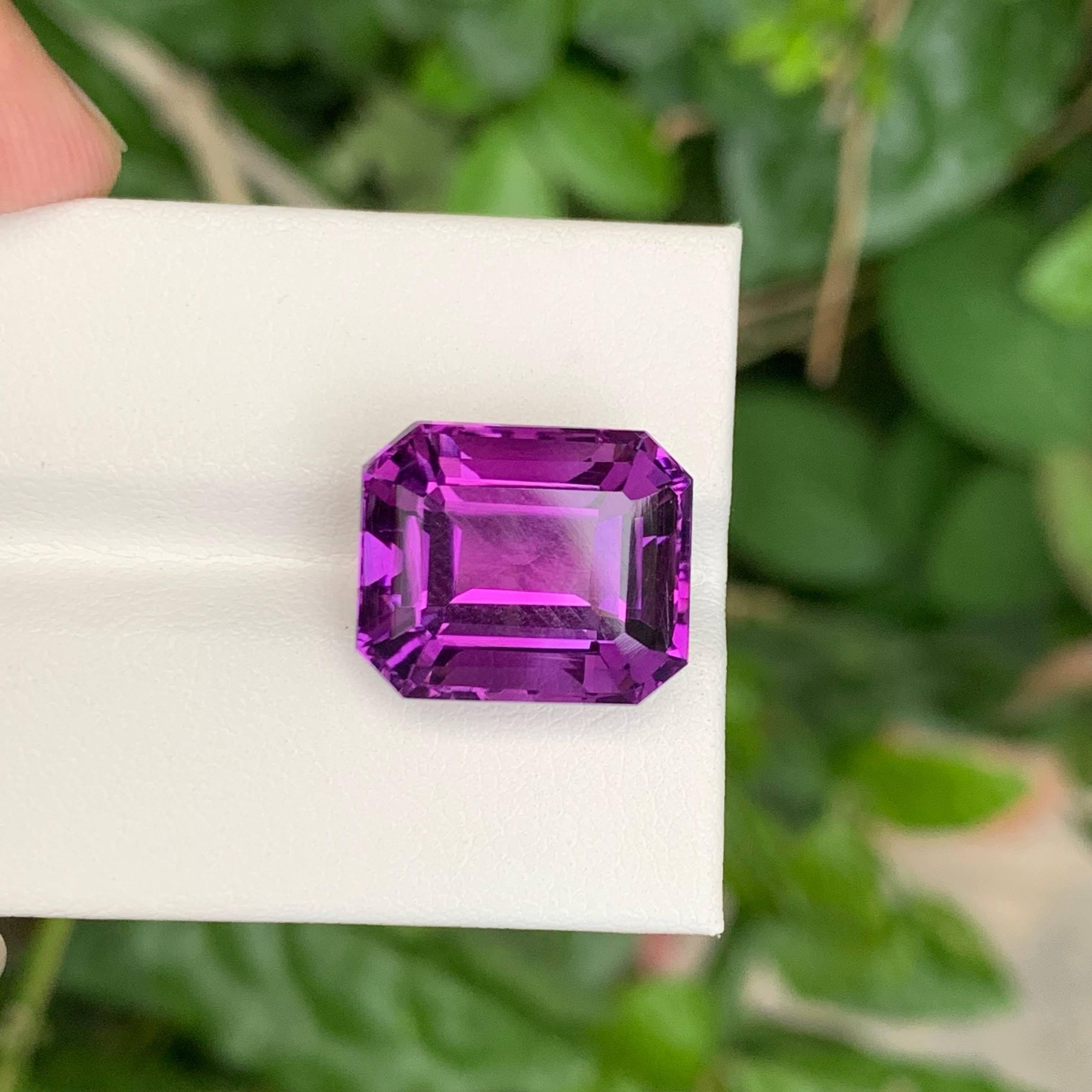 14.25 Carat Natural Loose Majestic Purple Amethyst Emerald Cut Brazilian Gem For Sale 5