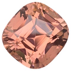 Tourmaline rose pêche naturelle non sertie en forme de coussin de 14,25 carats provenant de la mine de Kunar