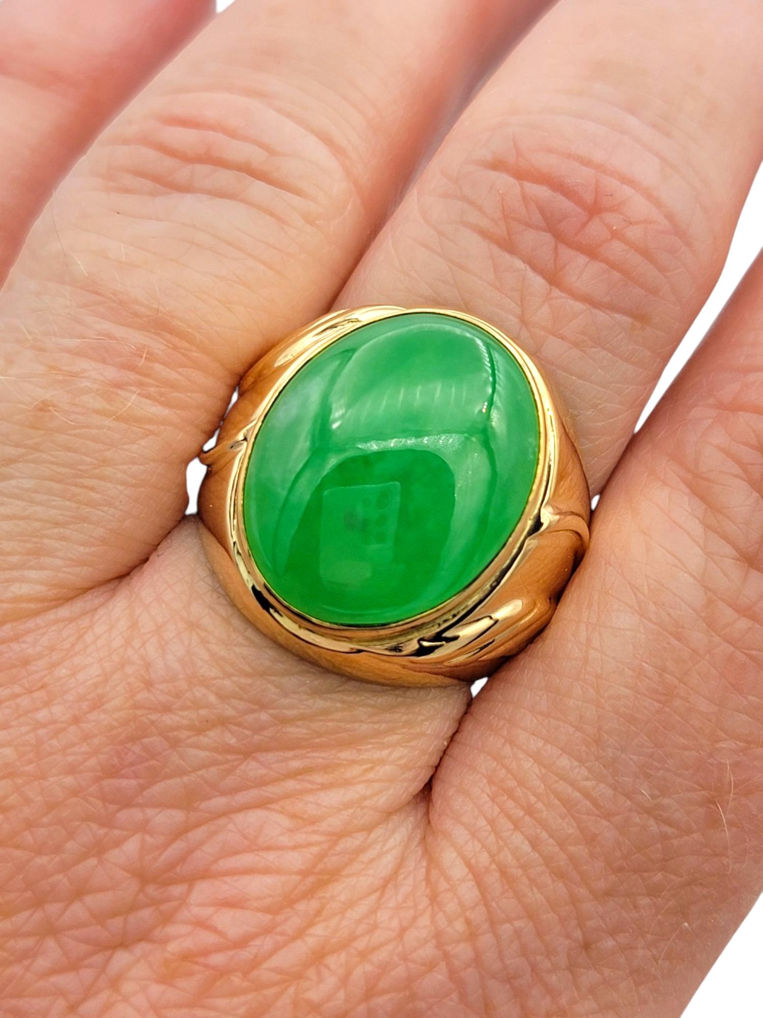 14.25 Carat Oval Cabochon Green Jade Cocktail Ring in 20 Karat Yellow Gold For Sale 5