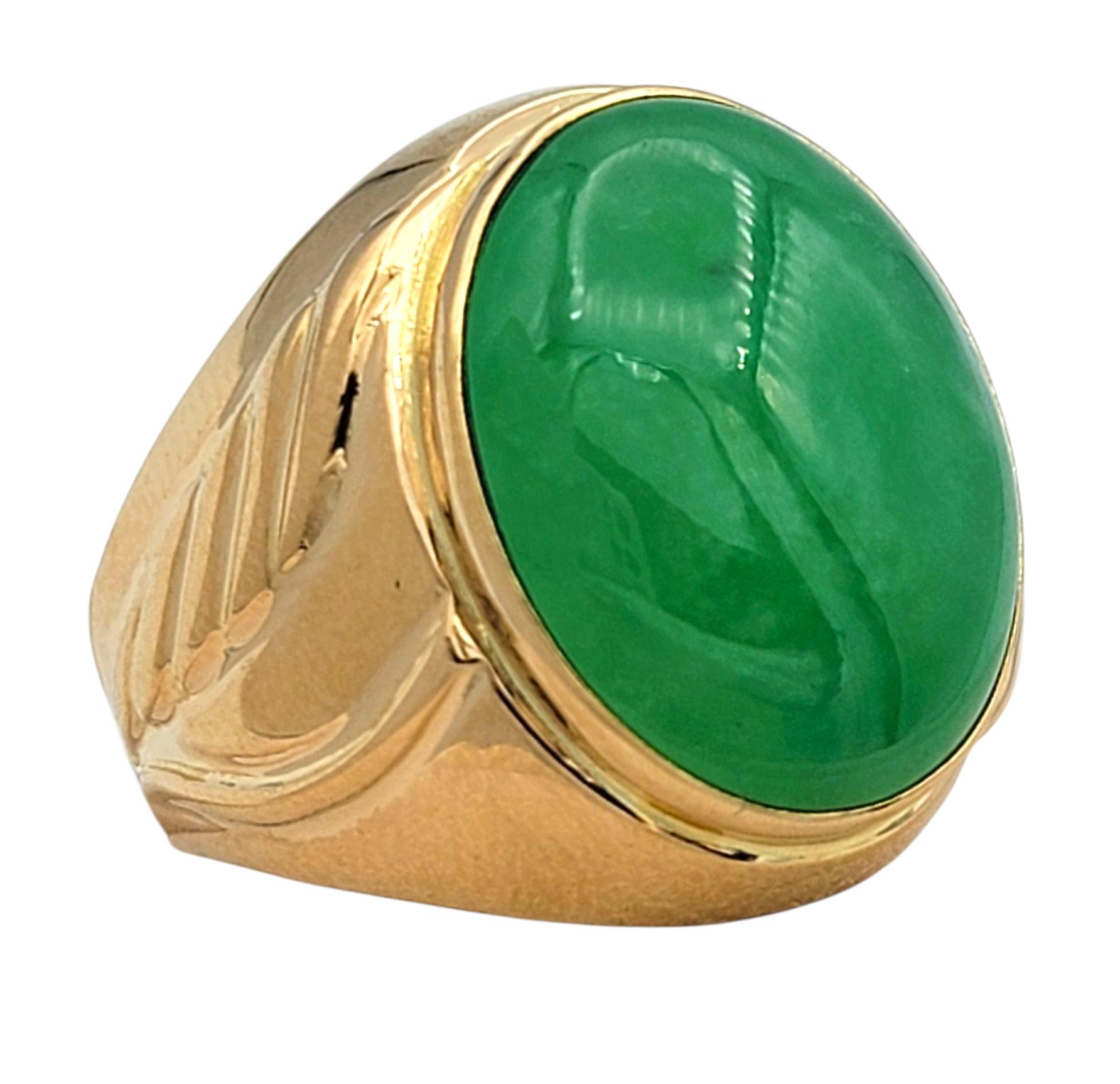 14.25 Carat Oval Cabochon Green Jade Cocktail Ring in 20 Karat Yellow Gold In Good Condition For Sale In Scottsdale, AZ