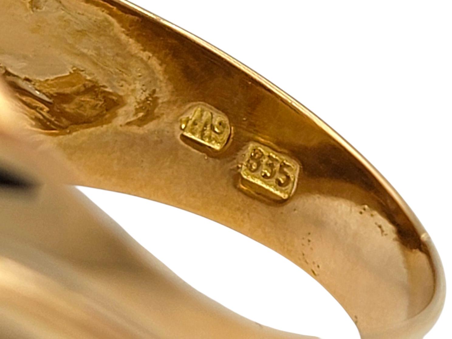 14.25 Carat Oval Cabochon Green Jade Cocktail Ring in 20 Karat Yellow Gold For Sale 3