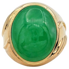14,25 Karat Oval Cabochon Grüner Jade-Cocktailring aus 20 Karat Gelbgold mit Cabochonschliff