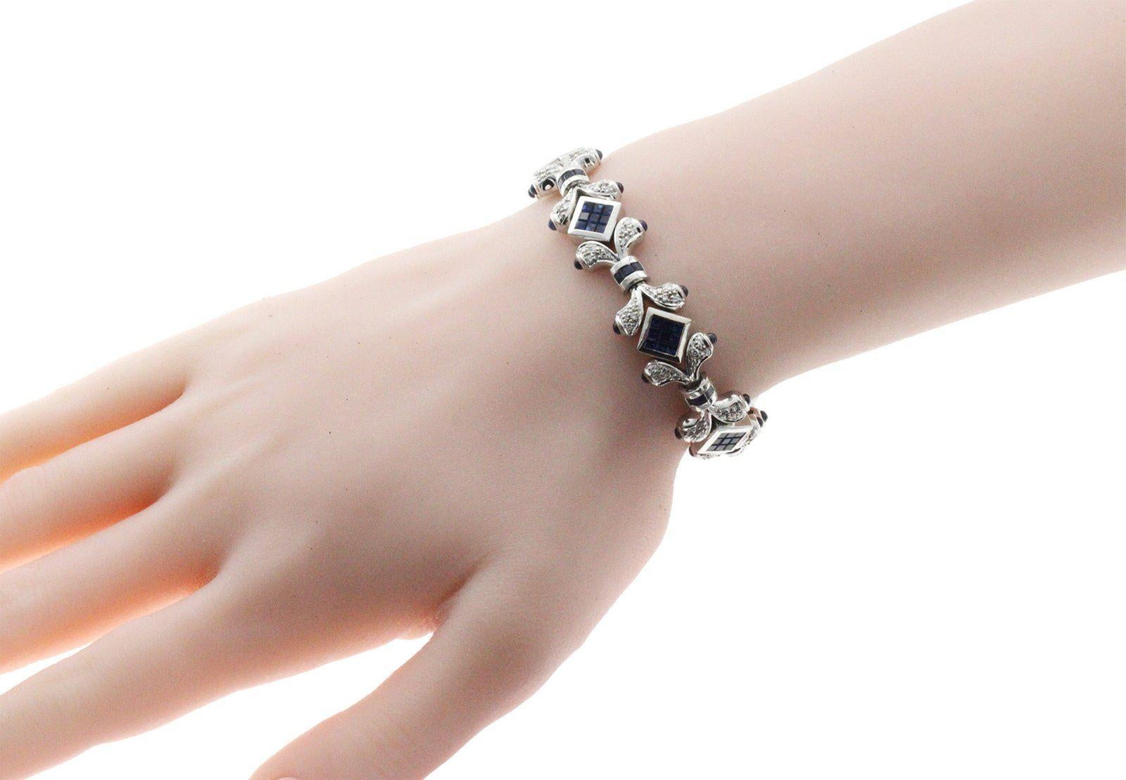 14.25 Carat Natural Blue Sapphire and 1.45 Carat Diamonds 18 Karat Gold Bracelet In New Condition For Sale In Los Angeles, CA