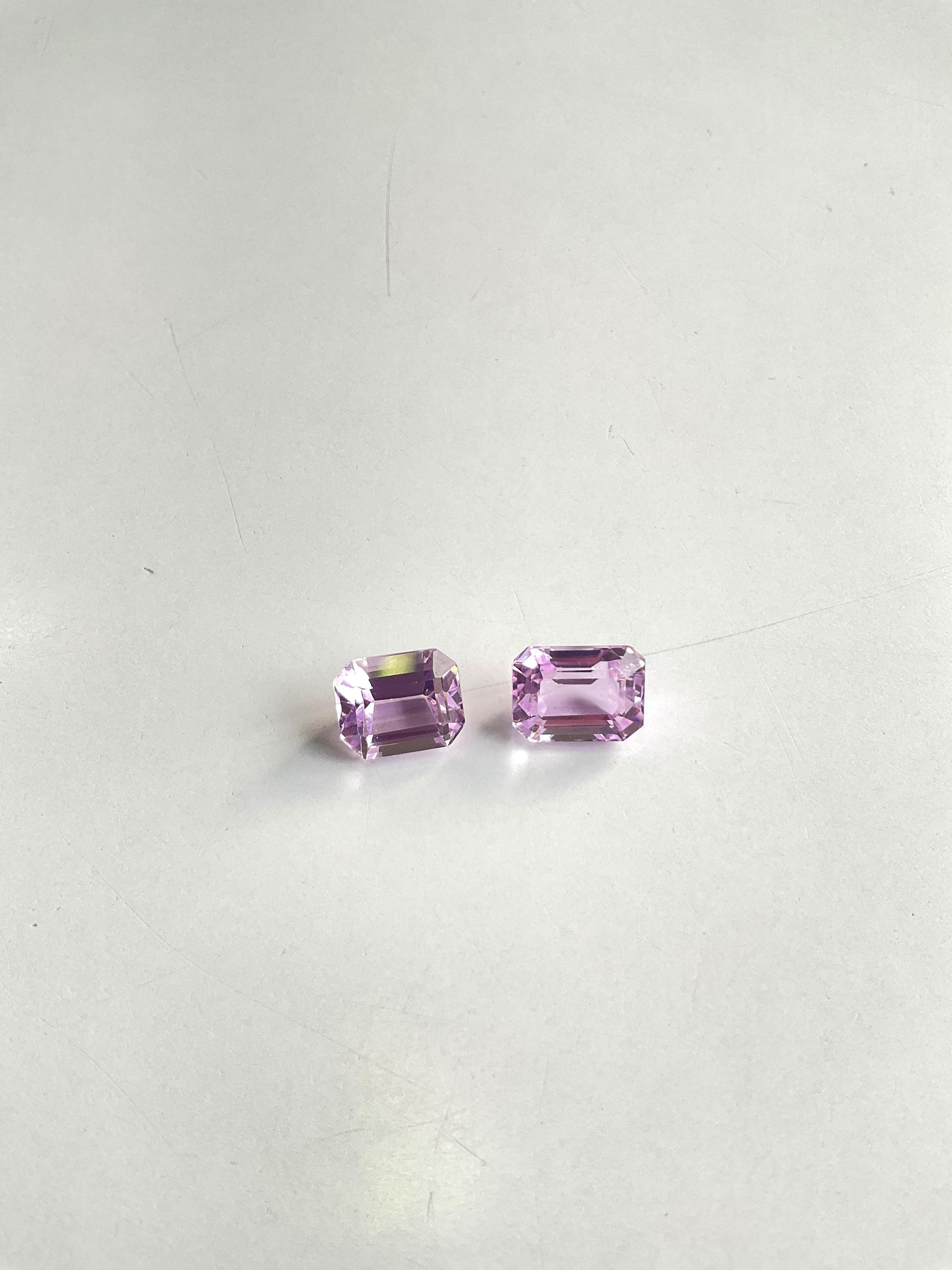 This piece is in a sweet bright pink, the unique cutting style, can be an interesting material for eye-catching jewelry
14.28 Carats Pink Kunzite Natural Cut Stones For Fine Gem Jewellery
Weight: 14.28 Carats
Size - 11.5x9x7 To 12x9x7.5 MM
Pieces: